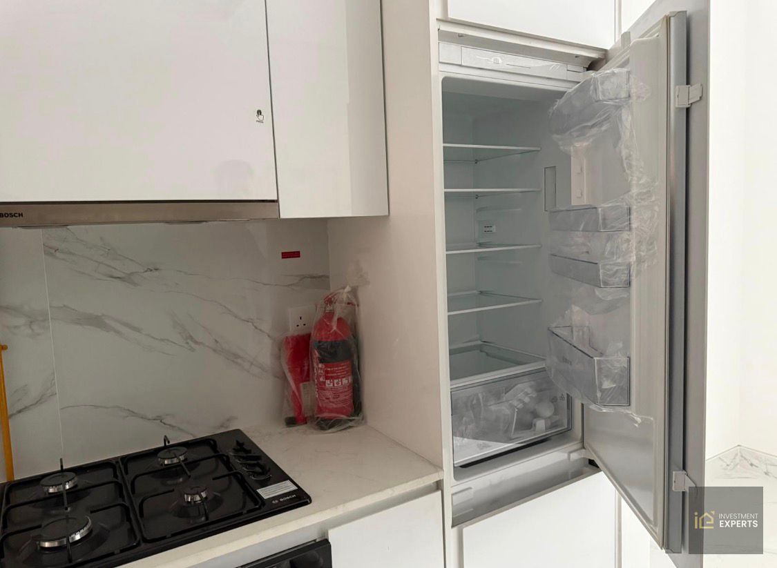 Warm &amp; Modern Studio | Lumina Vista Resi...