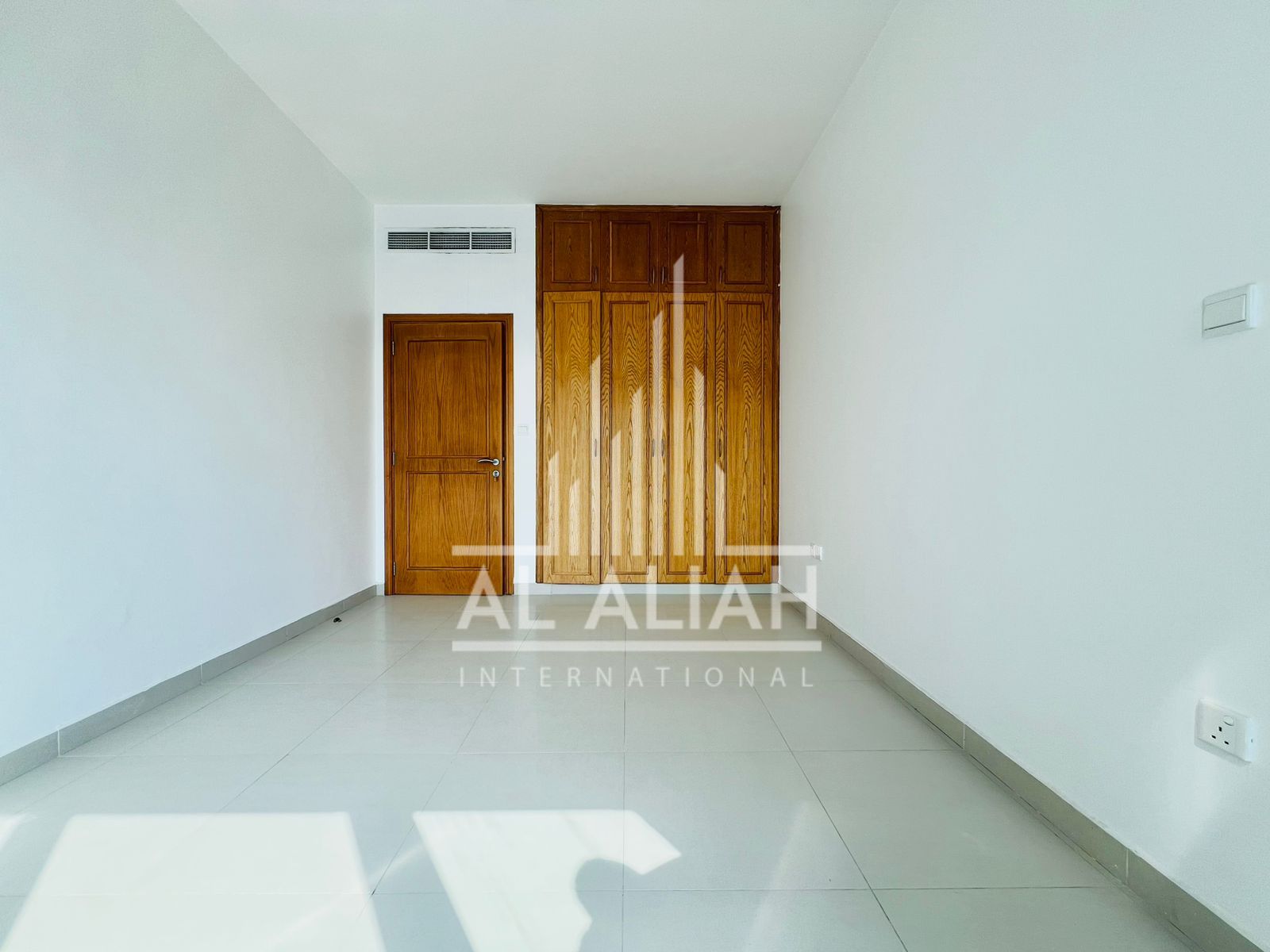3BHK Apartment 1 Master + Maid | Parking Gym Pool | Hot Offer