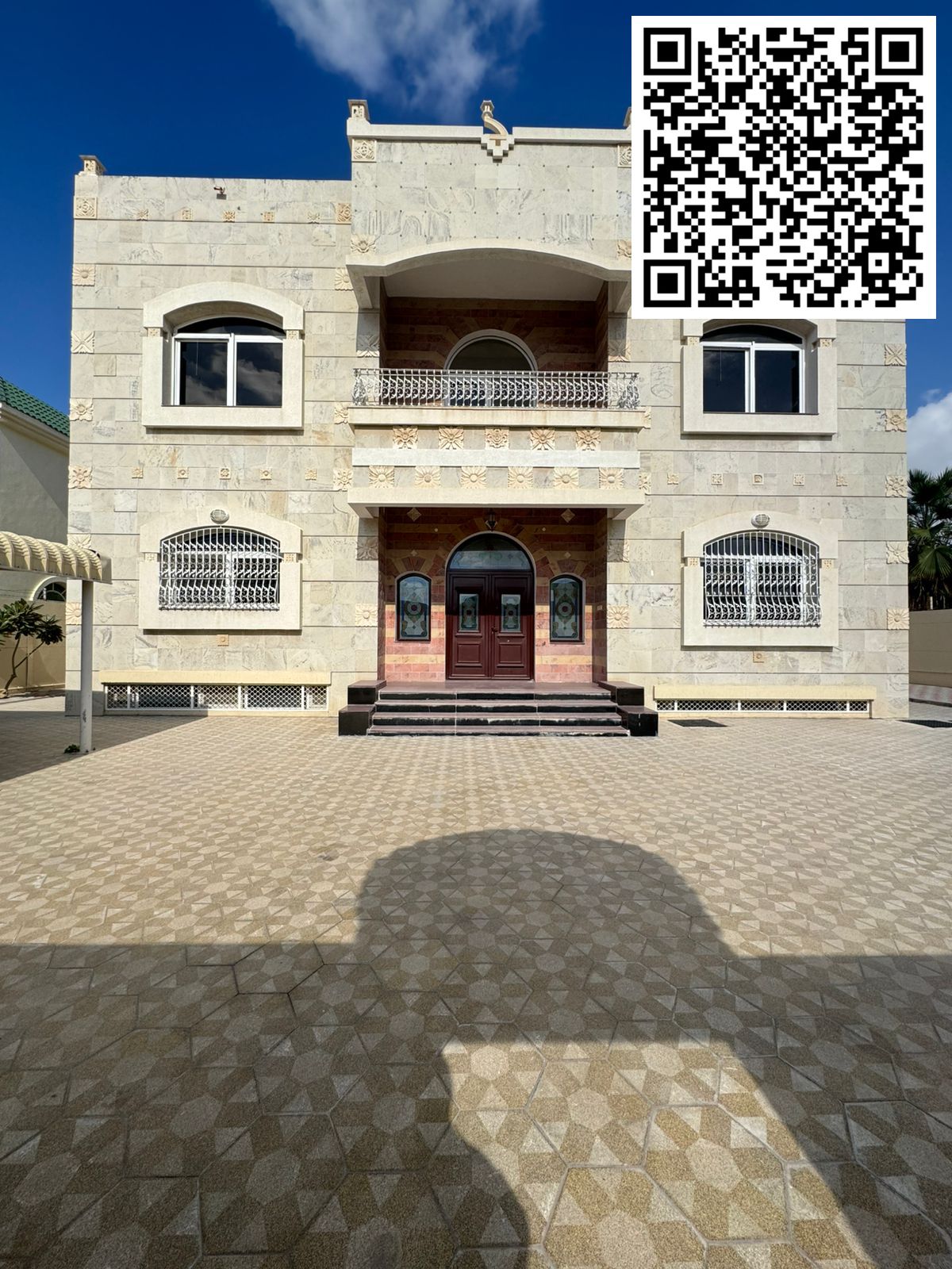 Villa for sale in Al Ghubaiba, Sharjah. Super deluxe finishing. 8000 sq ft. Attractive asking price: 2.5 million.