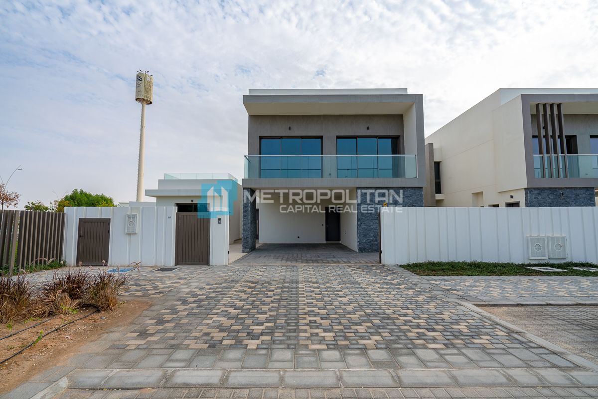 Duplex 4BR |Single Row |Corner |Upcoming On April