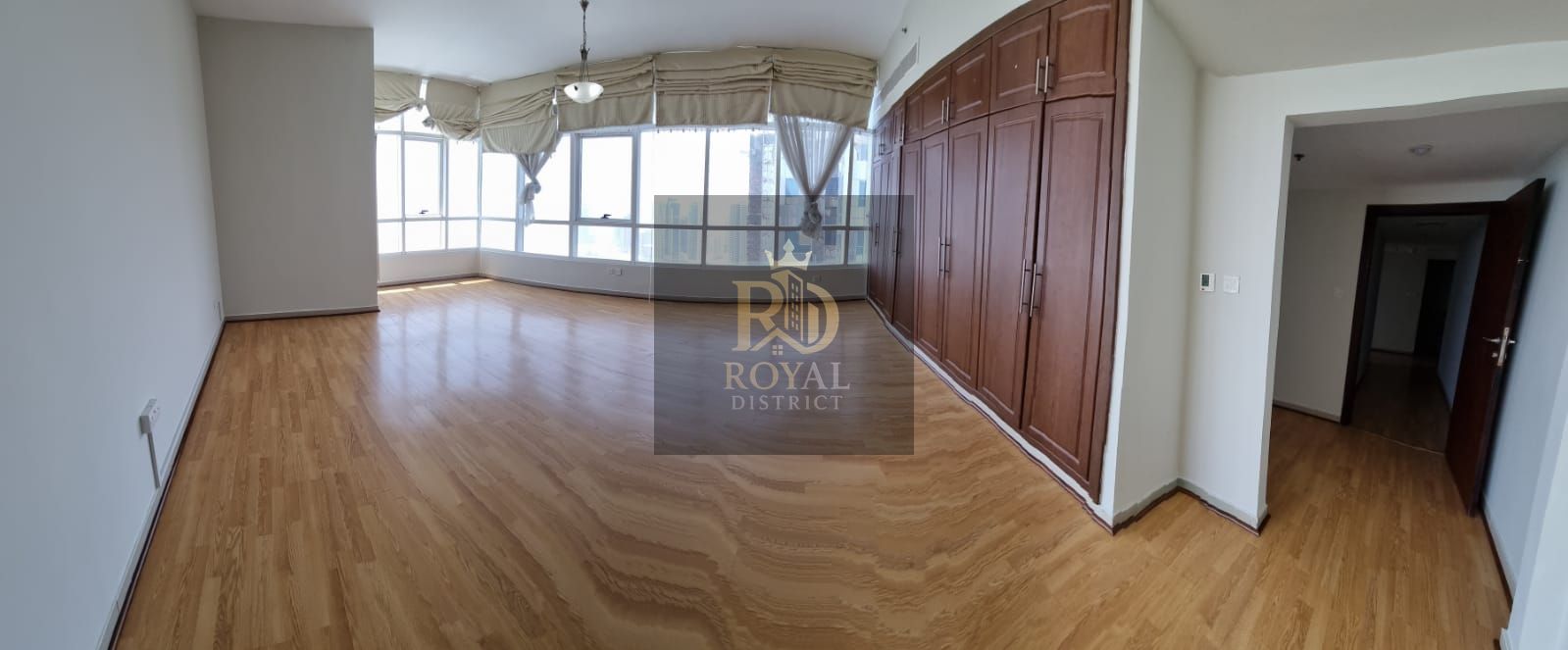 Luxury 4BR Duplex + Maid’s Room | Beach Tower 2 – Al Khan Lake View