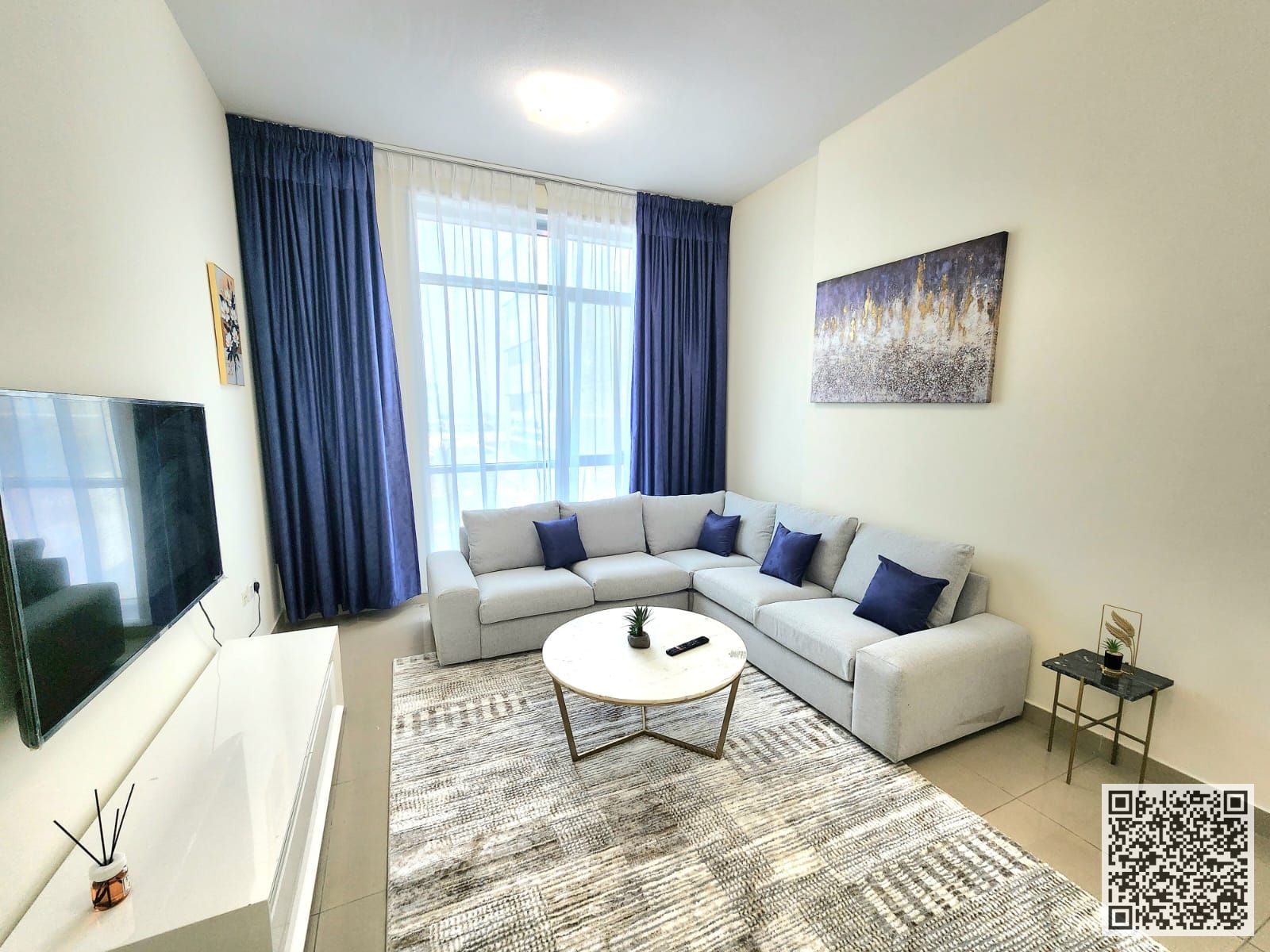 Luxury apartment One bedroom and living room with a balcony and sea view for monthly rent, Ajman Corniche, Etihad Tower. Fully furnished