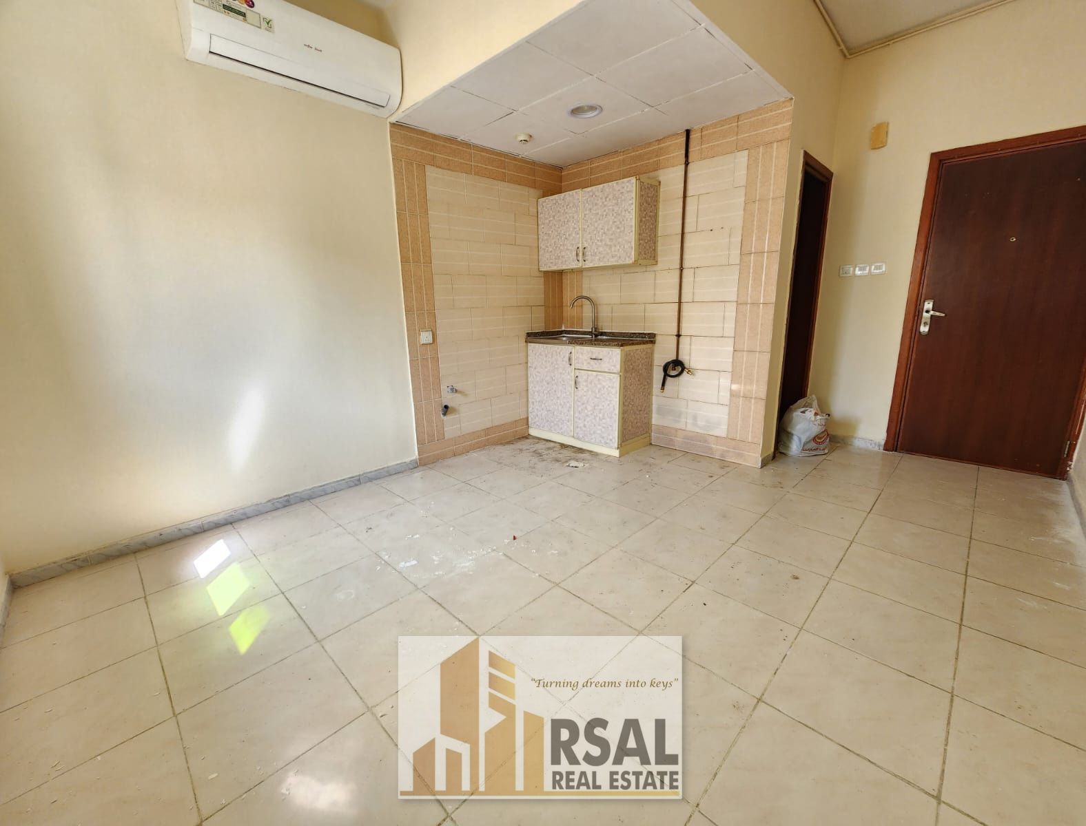 Lavish Studio With Nice Finishing/Family Building/Near Ambassador School