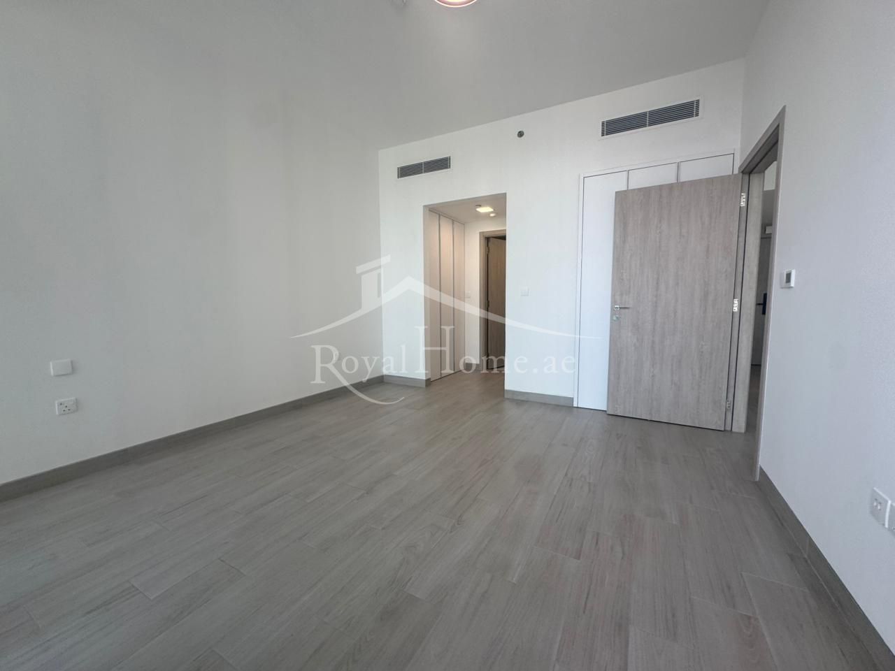 Elegant Modern Living | Balcony Apartment | JVC