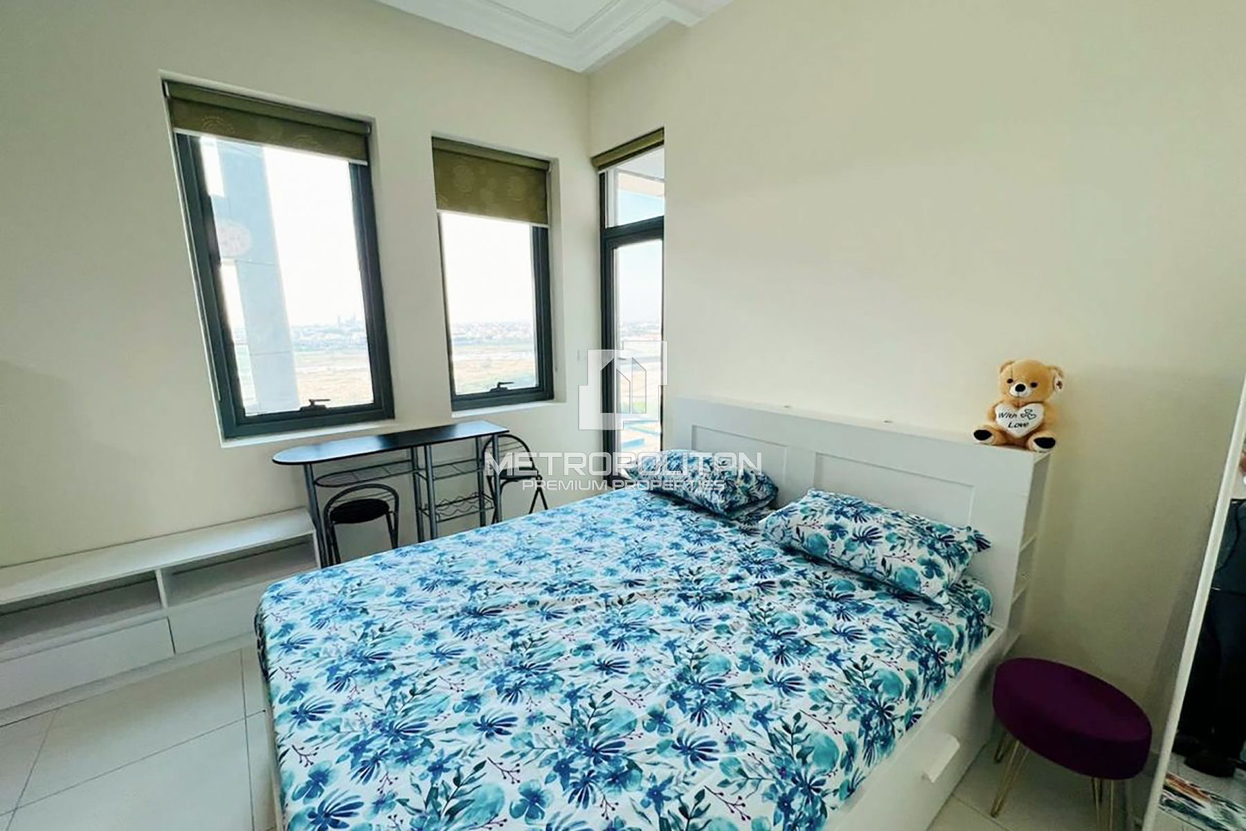 Furnished | Studio | Mid Floor | Flexible Cheques