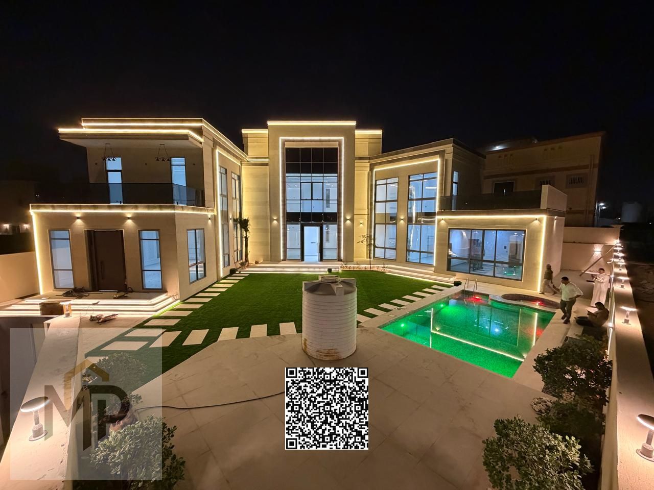 Luxury villa in the most prestigious area of Ajman with a private pool, including electricity, water and air conditioning.
