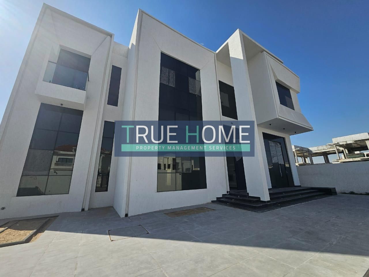 Large 5BR Villa in Al Hoshi with External Annex