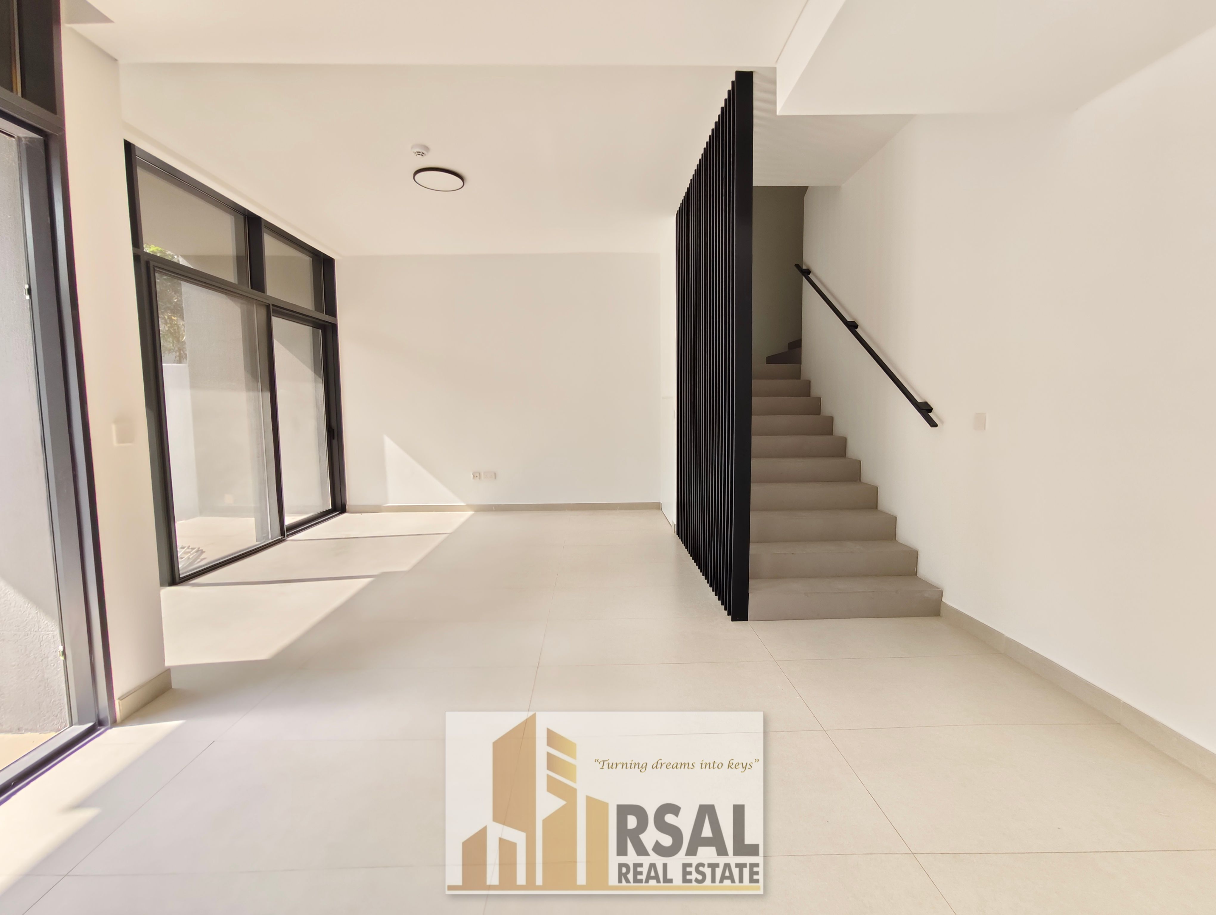 Ready To Move 4BR Townhouse Middle Unit available in Sendian massar