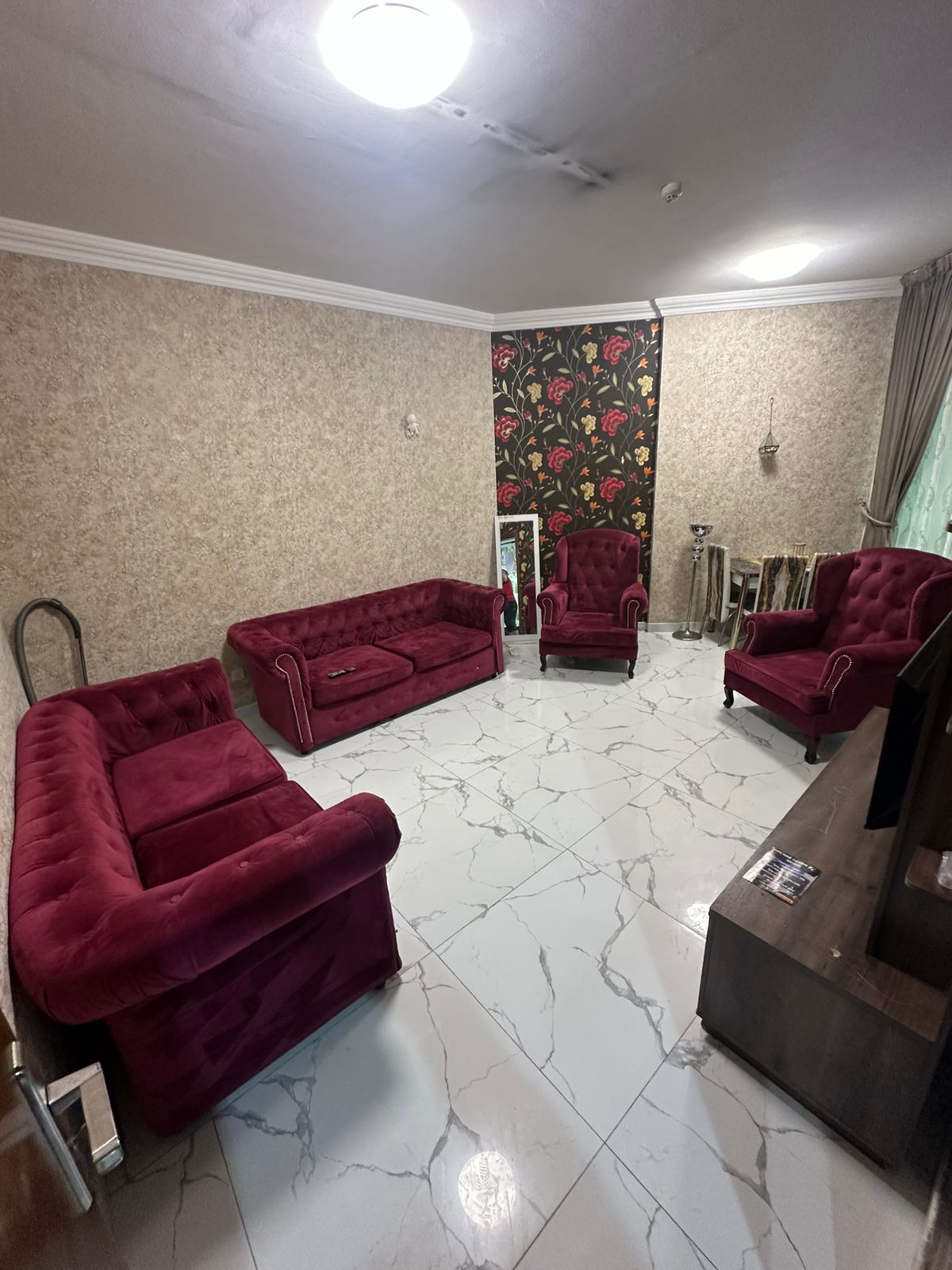 We're more than just a service; you deserve the best. In the heart of the city, close to everything you need. A well-appointed residence combining c