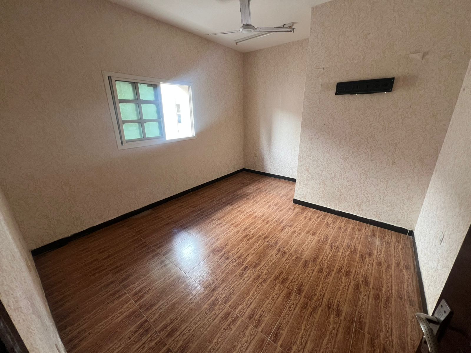 One-bedroom apartment for annual rent in Ajman - Al Rashidiya | Near Nesto and the Fish Market A distinctive apartment in a prime location in Al Rash