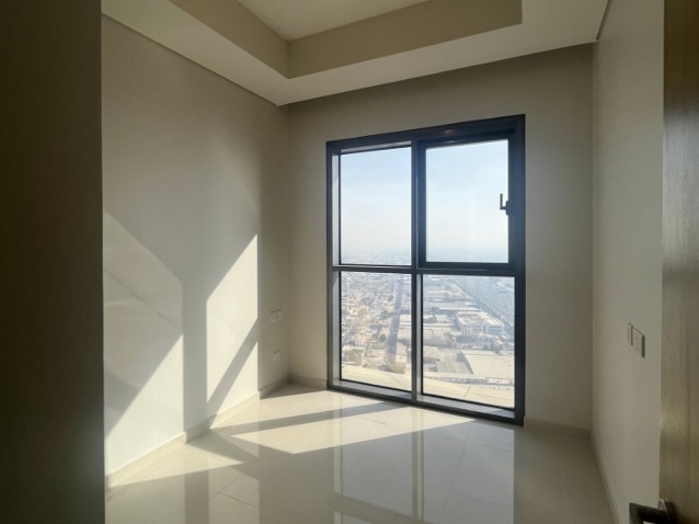 Available I Unfurnished I Great View