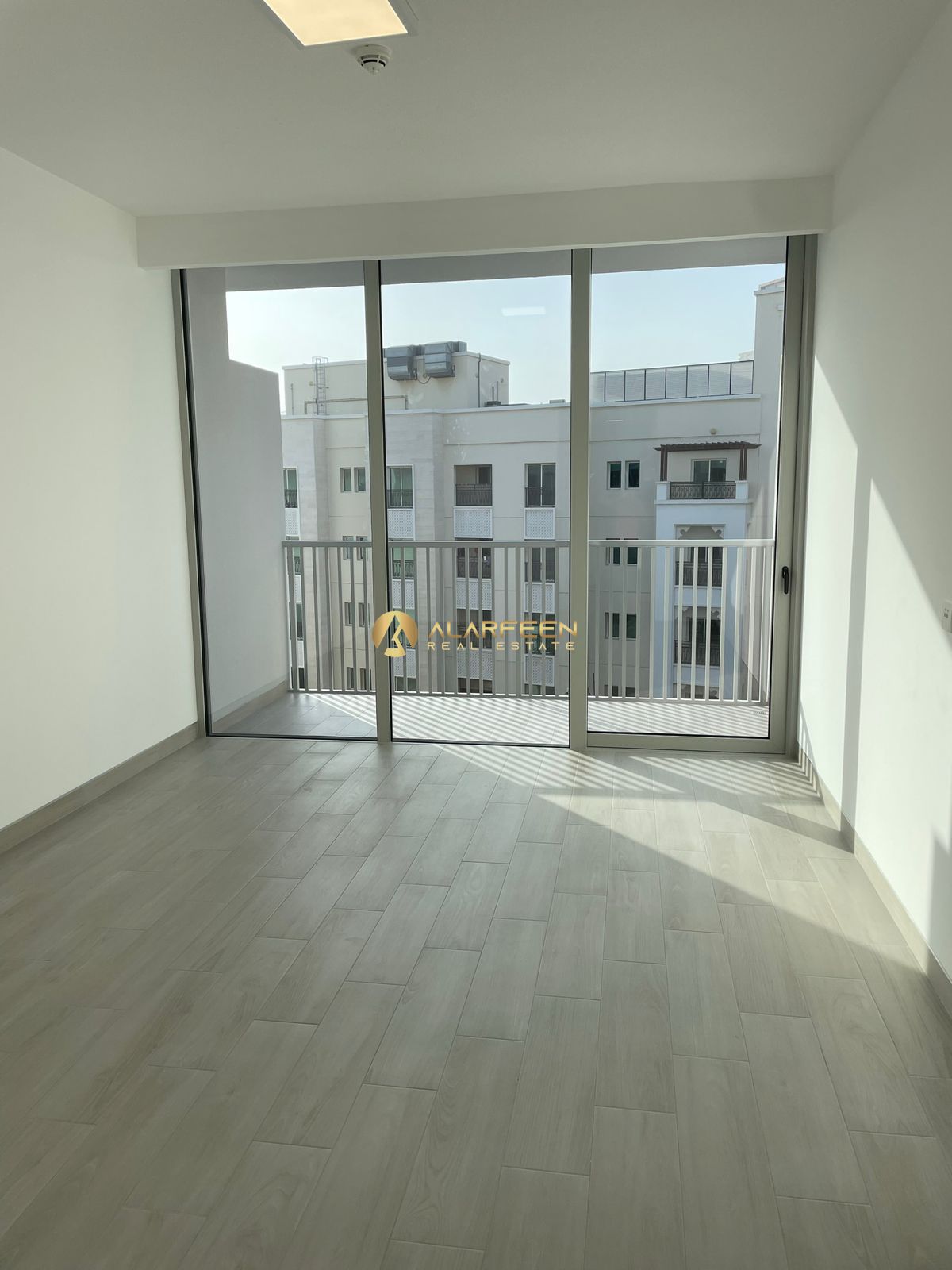 Unfurnished Studio | Bright and Natural| Grab Now