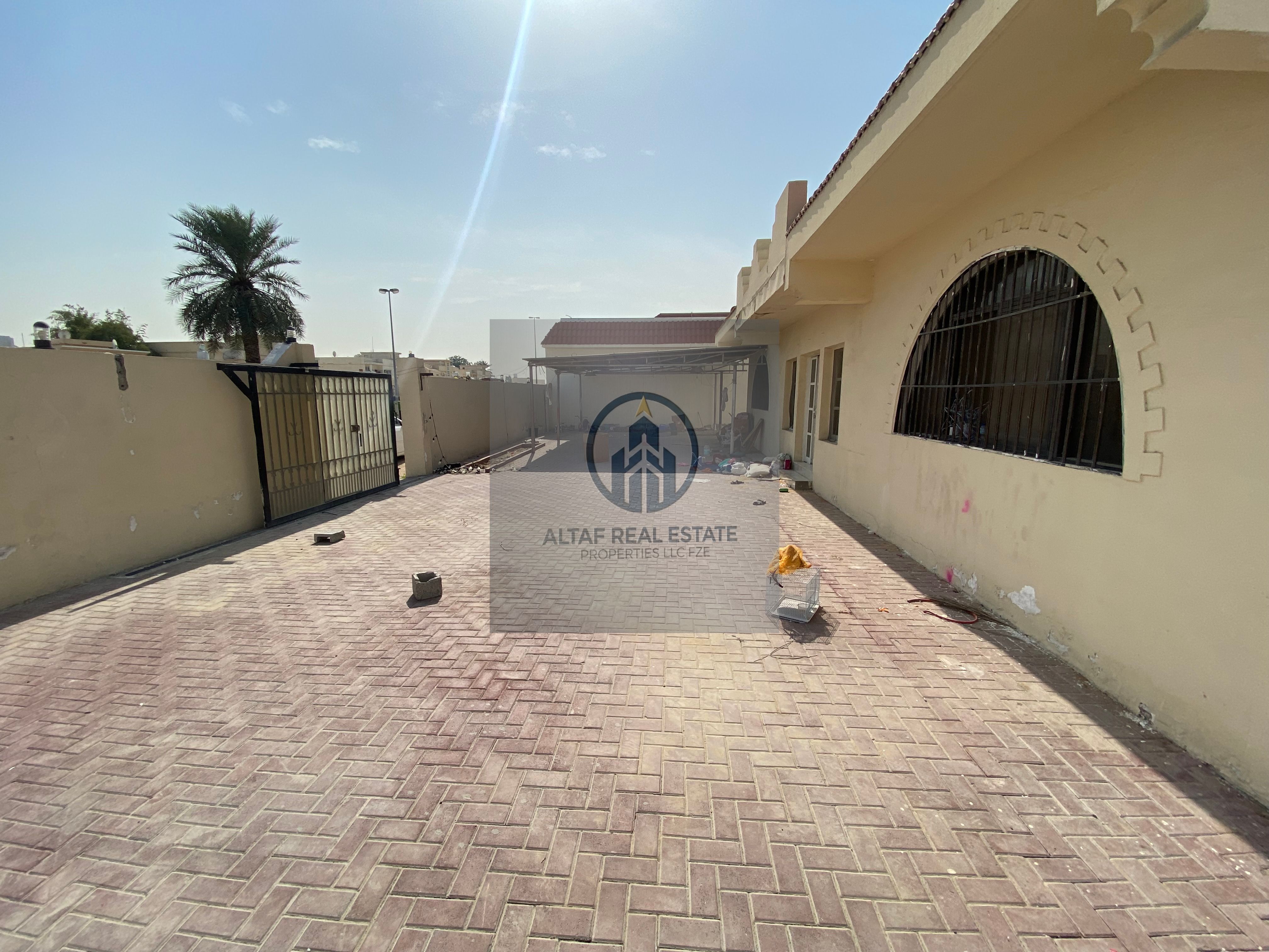 SPECIOUS VILLA 4BEDROOMS WITH ATTACH BATHROOM IN JUST 80K NEAR SHAAB VILLAGE
