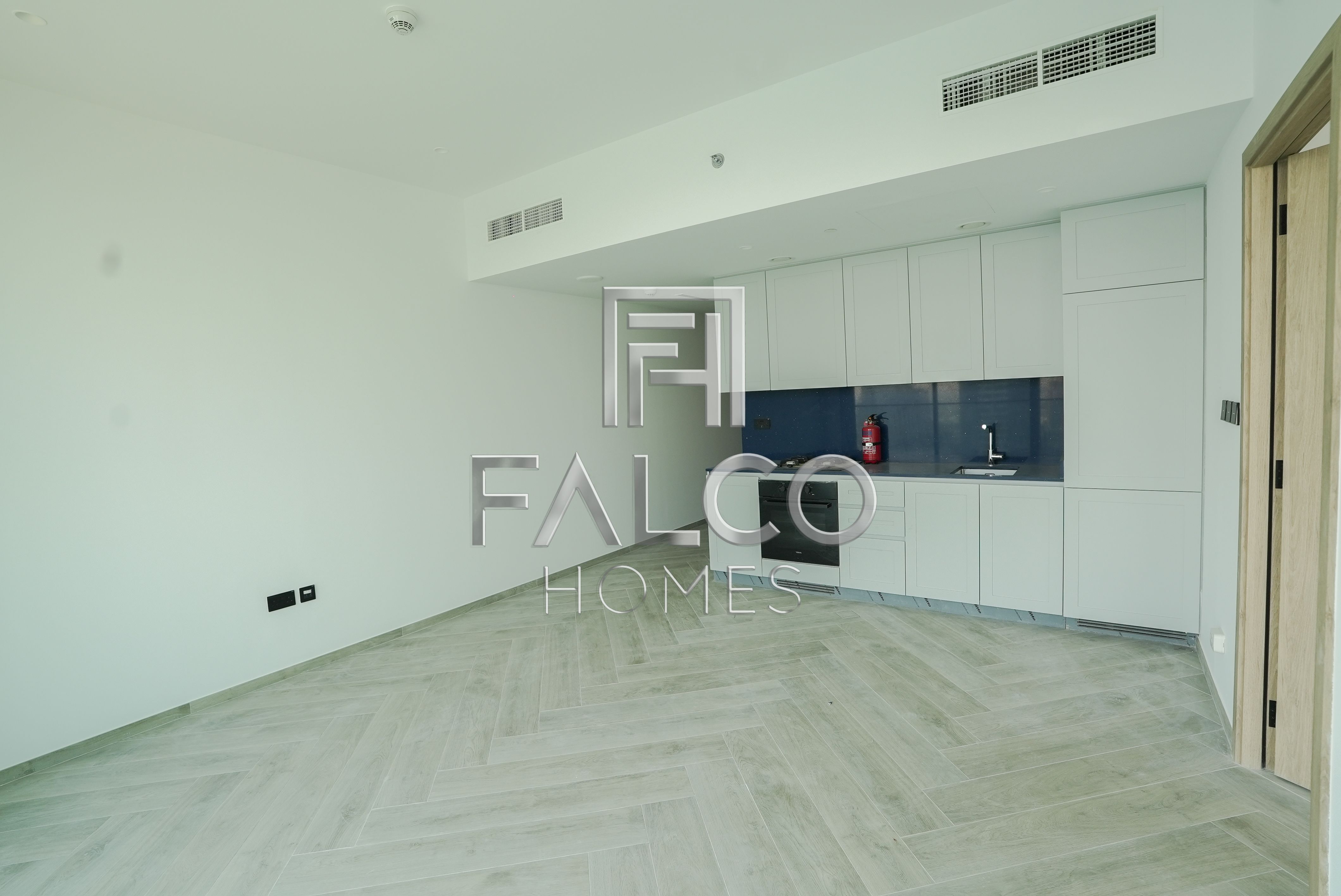 Expansive Mid-Floor Apartment | Canal View| Brand New