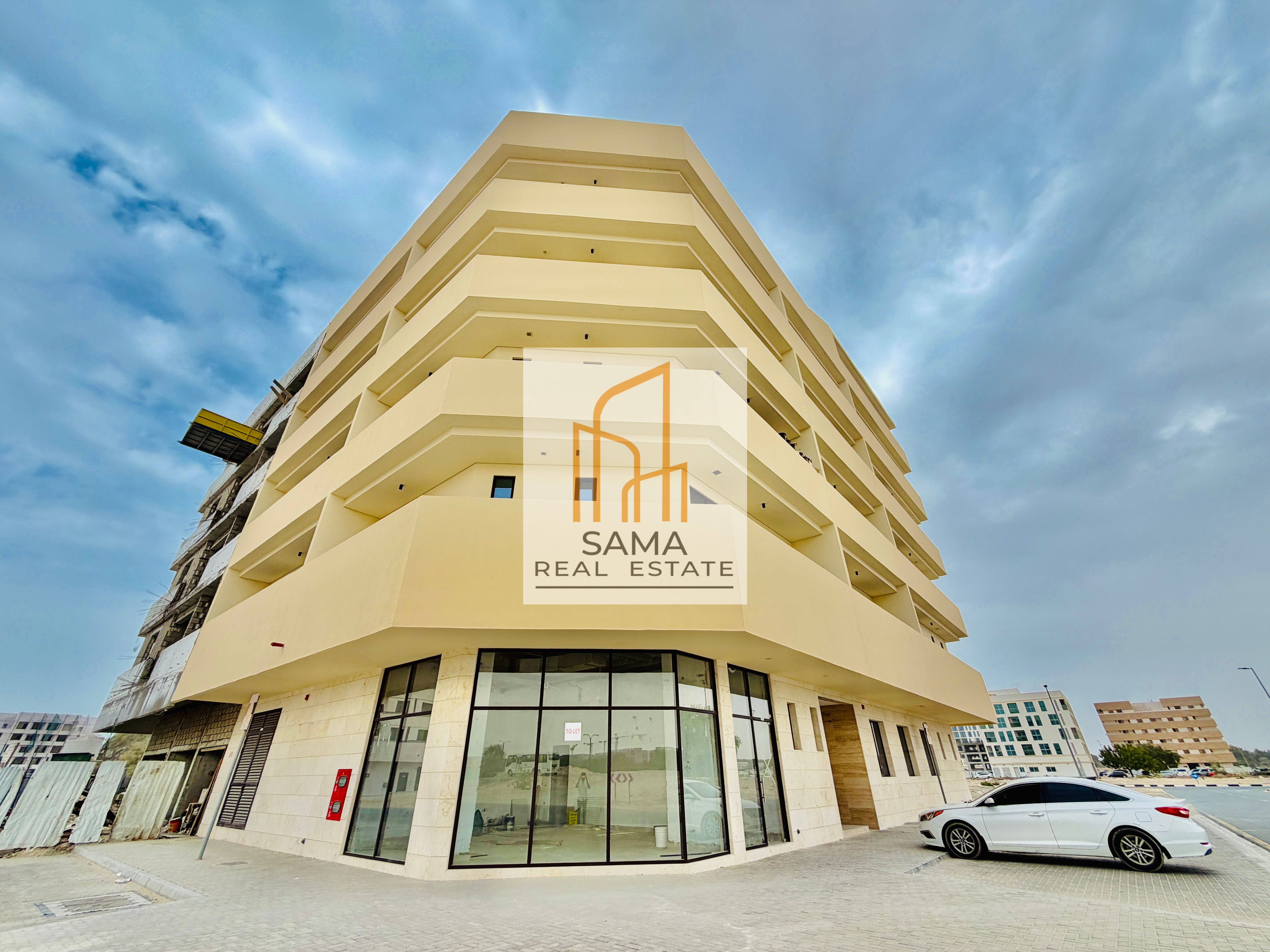 FOR RESTAURANT OR COFFEE - SHOPE - AT PRIME LOCATION - IN OPEN AL ALJADA