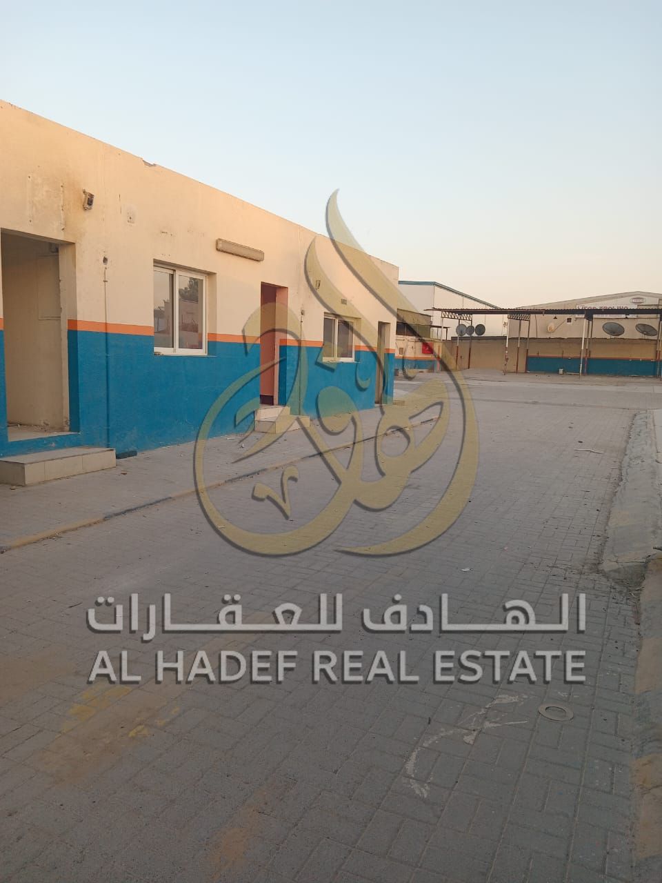 For annual rent – Industrial Area 4 – Sharjah, Shubra. Consists of an empty land area + offices + 6 rooms. Electricity: 50 kilowatts