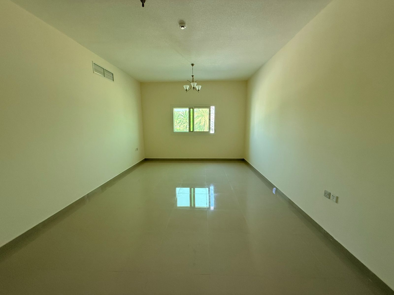 First tenant – 2 Balconies – Central AC – Spacious – Modern finishes – Families.