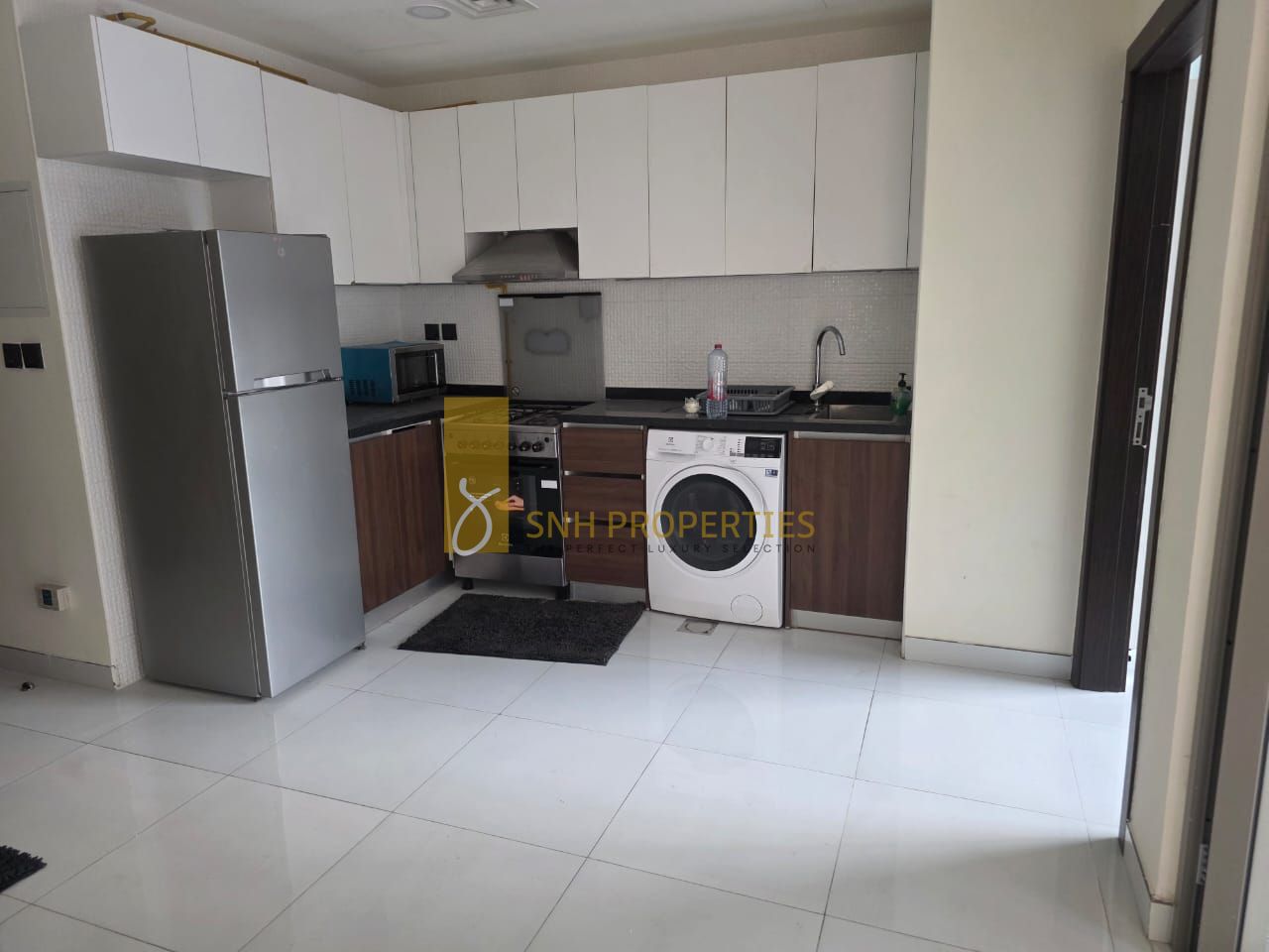 READY TO MOVE IN | WITH KITCHEN APPLIANCES | PRIME LOCATION