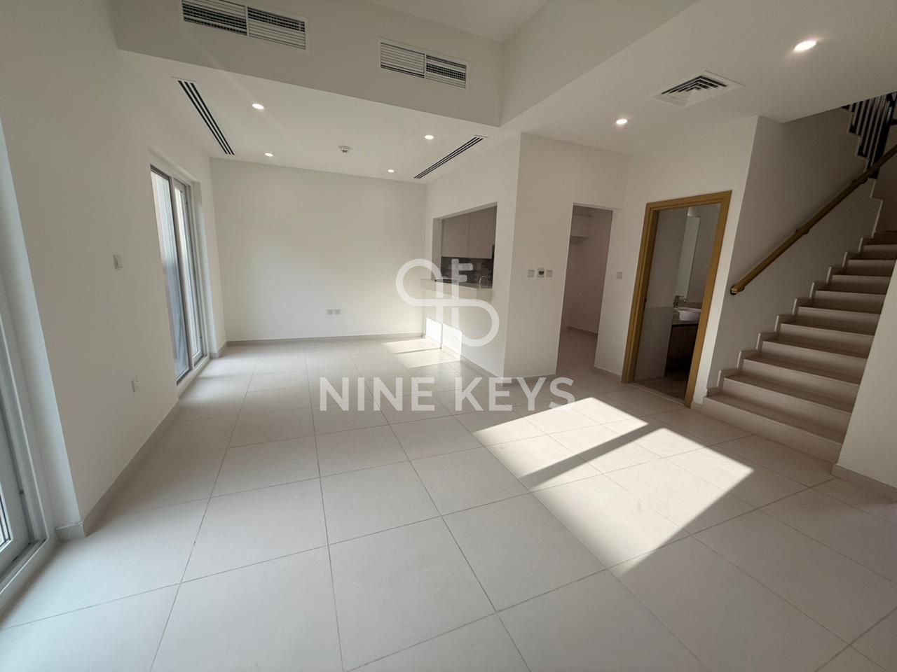 3BR + Maid | 4 Bath | 2 Parking | Pay in 2 Cheques | Amaranta B Villanova
