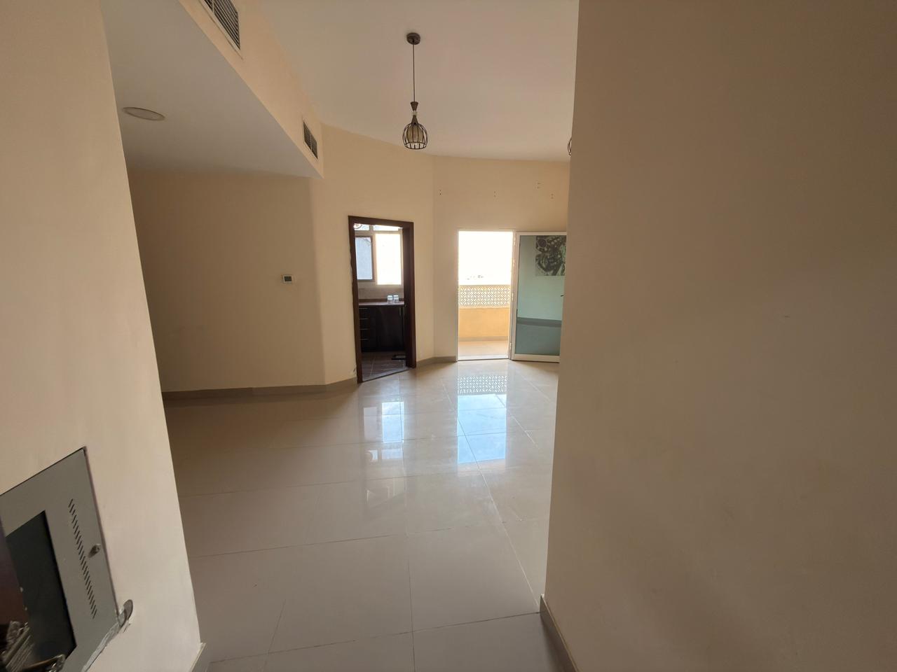 Available now at the lowest prices with excellent finishes, maintenance included by the owner, master bedroom, balcony, and 2 bathrooms.