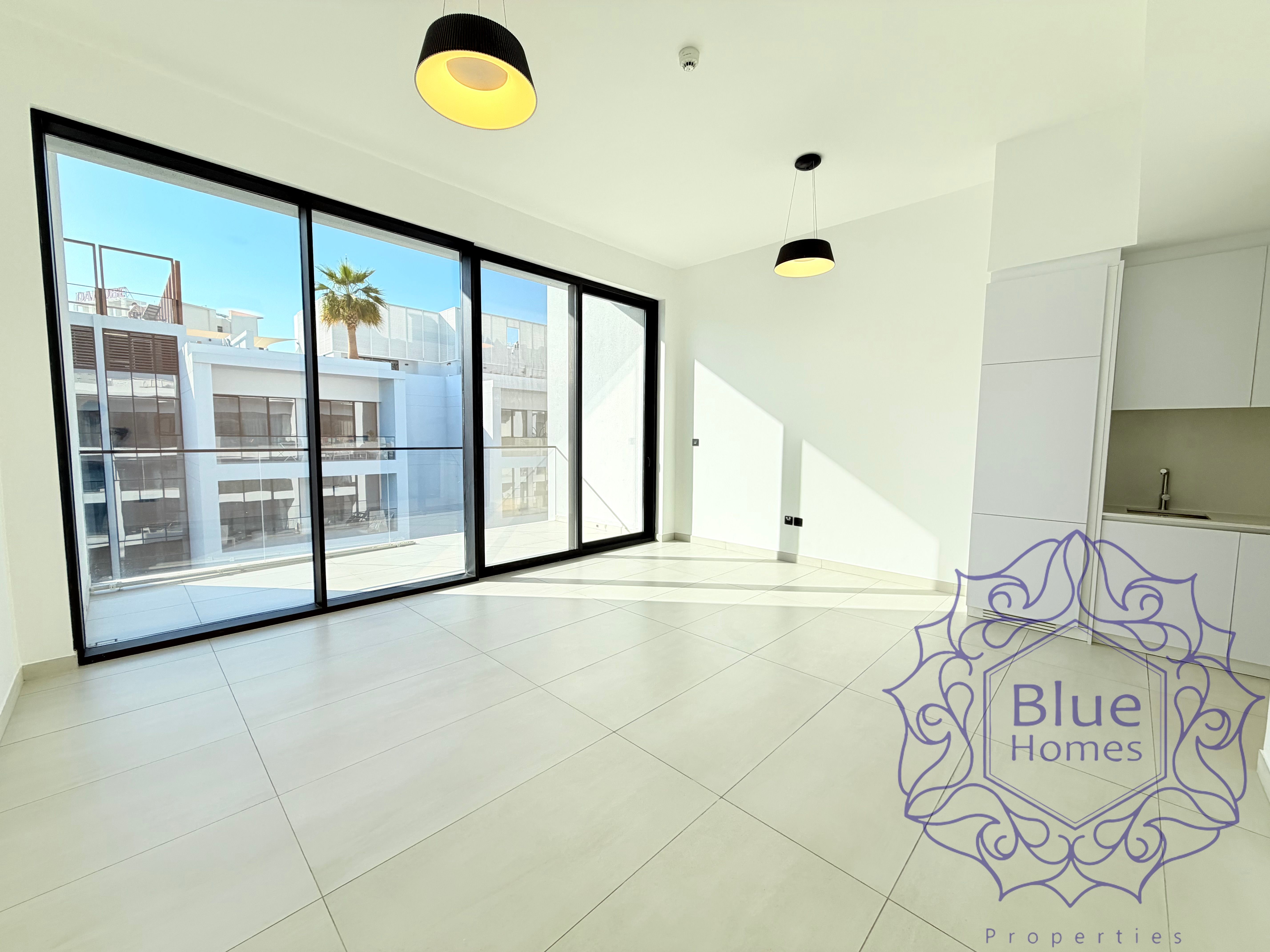 Luxury Studio Vacant Near miracle gardens 65K