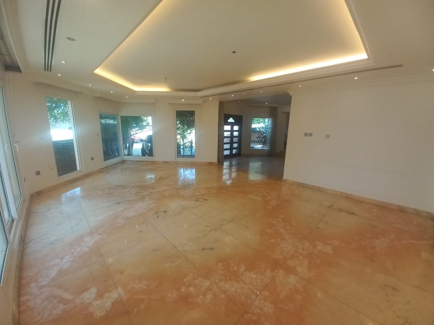 5BR VILLA | MAJLIS | 2 HALLS | COVERED PARKING