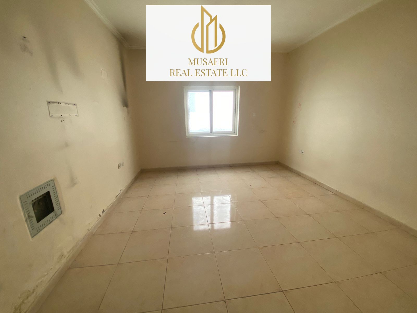 Luxury Studio Apartment with Saperat Kitchen avain For Family only in 22k, Close to Dubai Exit, Muwaileh Commercial Sharjah, Call Umer