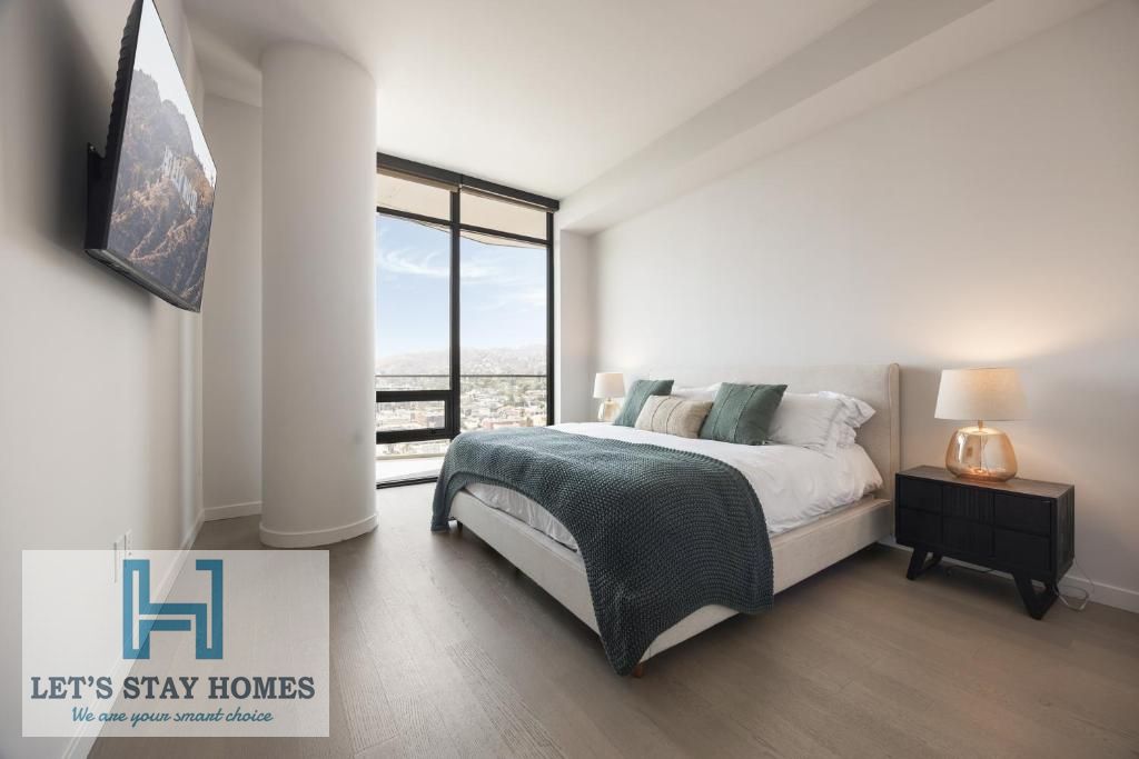 Premium Offer | Great Location I Subway I Metro & Train Access I Furnished I Kitchen I Free Cleaning | Gym | Pool