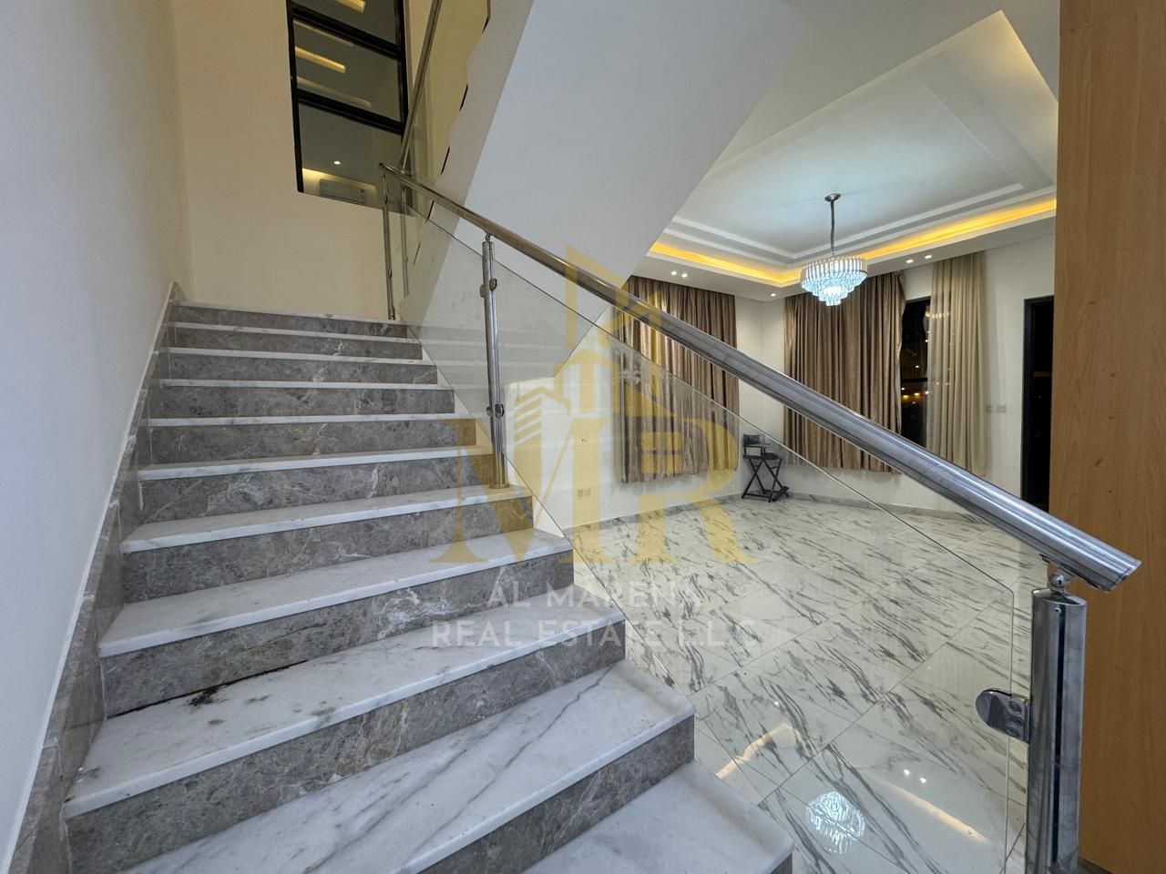 A fantastic opportunity to own a spacious villa with a modern design, fully equipped with electricity, water, and air conditioning.