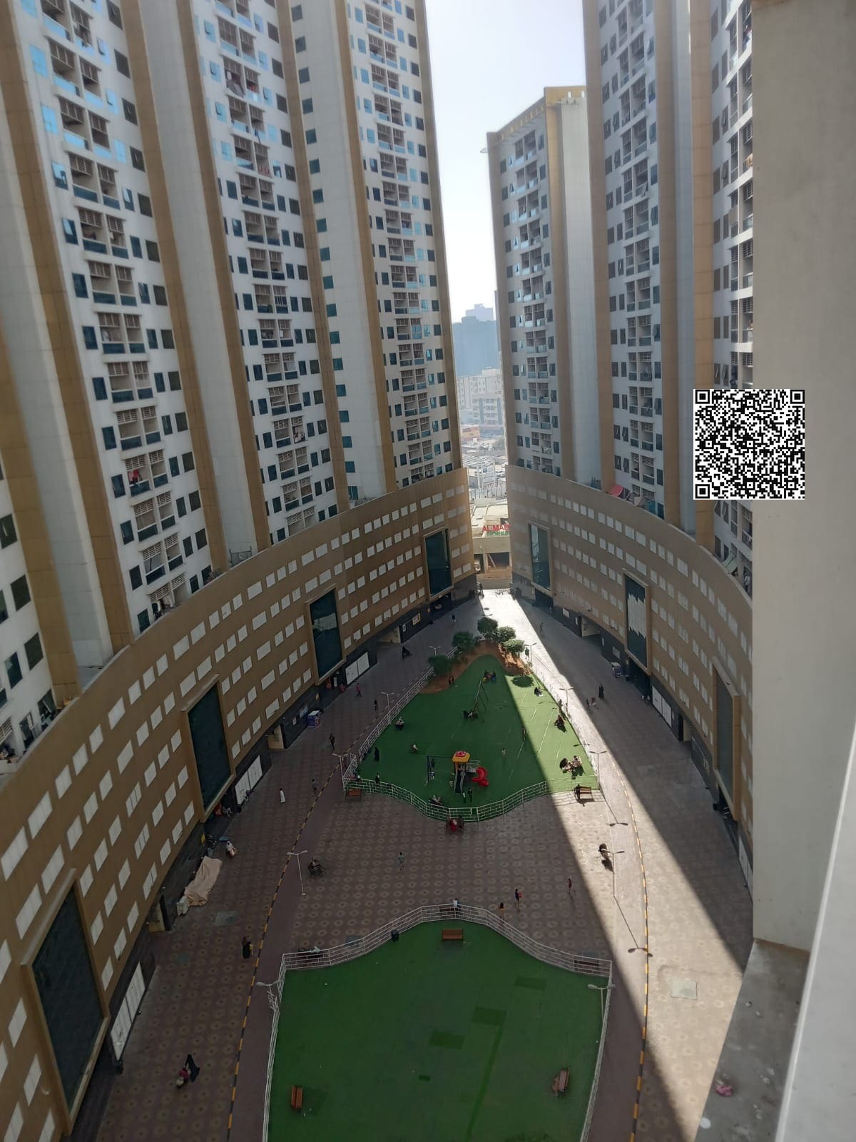 For rent: 3 bedrooms and a living room, annual rent in Pearl Towers
