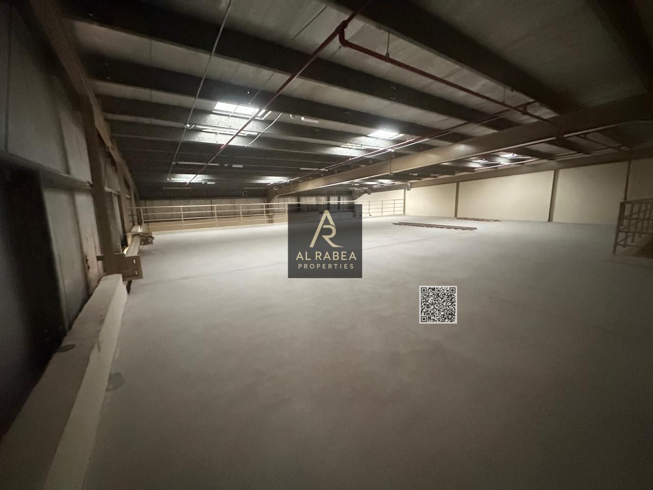 Warehouse for rent, suitable spaces for various commercial activities, at an excellent price.