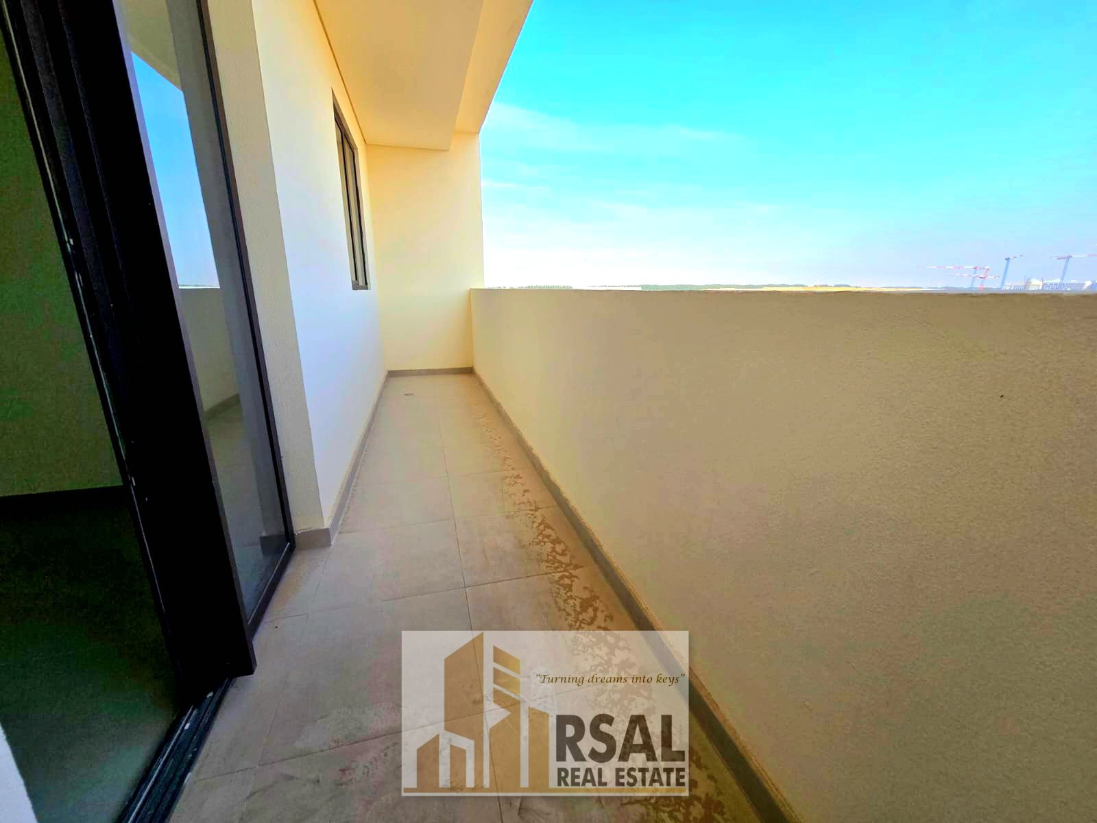 NO COMMISSION NO DEPOSIT 12 CHEQUE PAYMENT BRAND NEW BUILDING