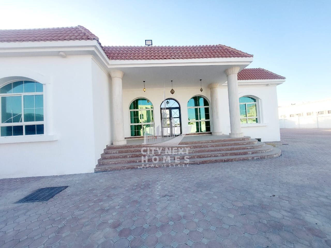 SINGLE STORY 4BR VILLA FOR RENT IN KHAWANEEJ 1