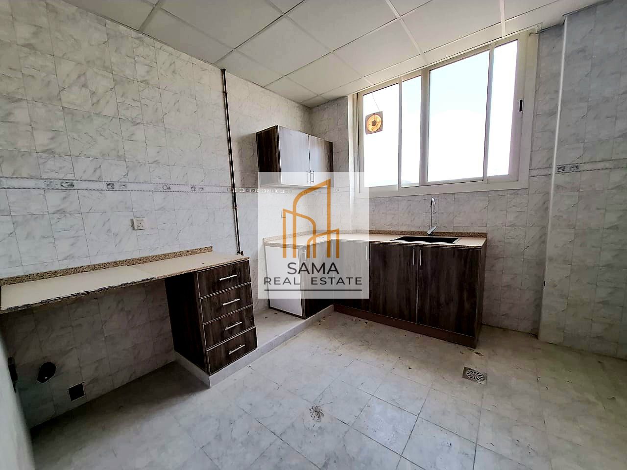 LIKE NEW 1BHK APARTMENT WITH BACLONY JUST 39K AERA IN AL FALAH AREA