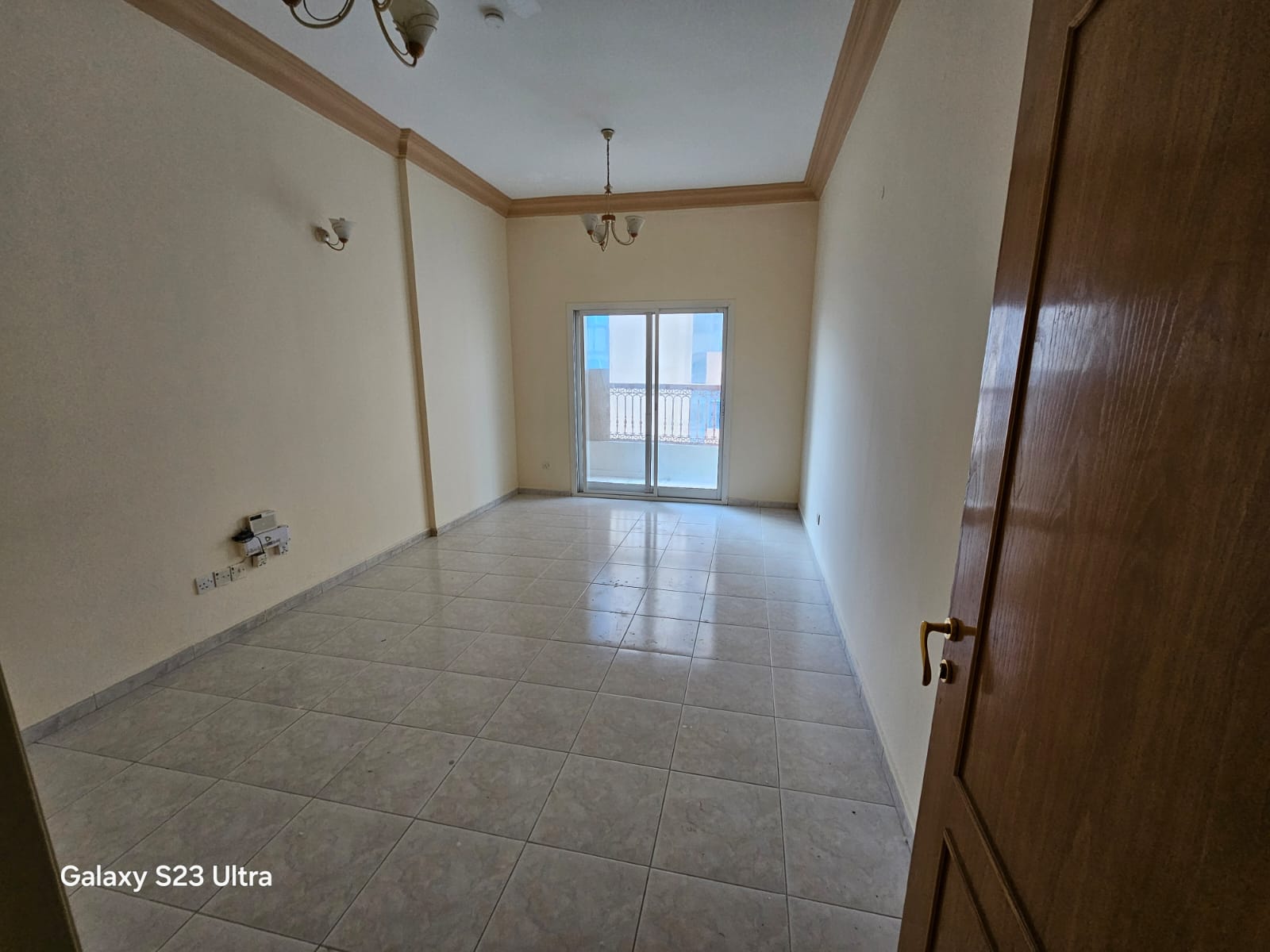 One month free _ Central air conditioning _ Central gas _ Balcony _ Open view _ Prime location _ Competitive price