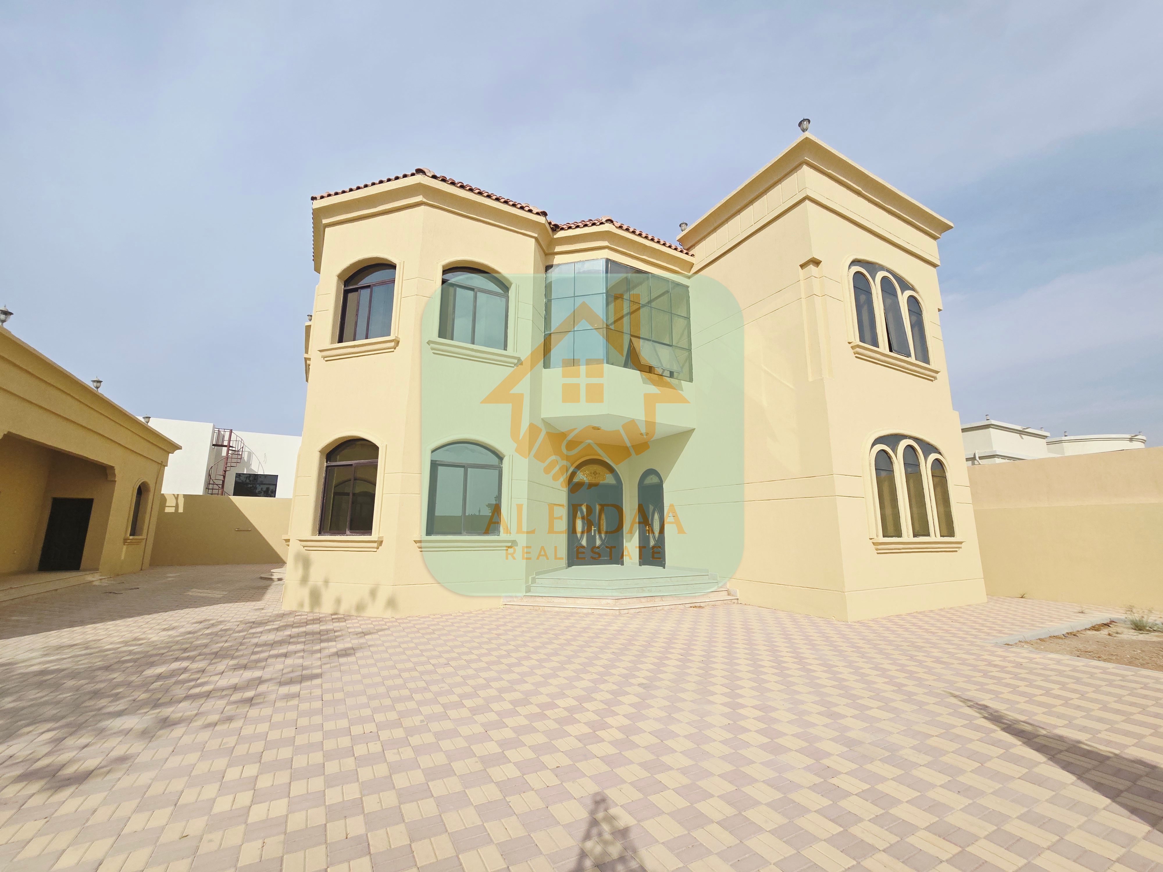 6 Master Rooms - 2 Majlis - Maid Room