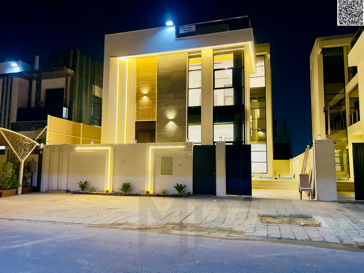 A unique opportunity to own a luxurious villa with a modern design and high-end finishes, complete with a private swimming pool.