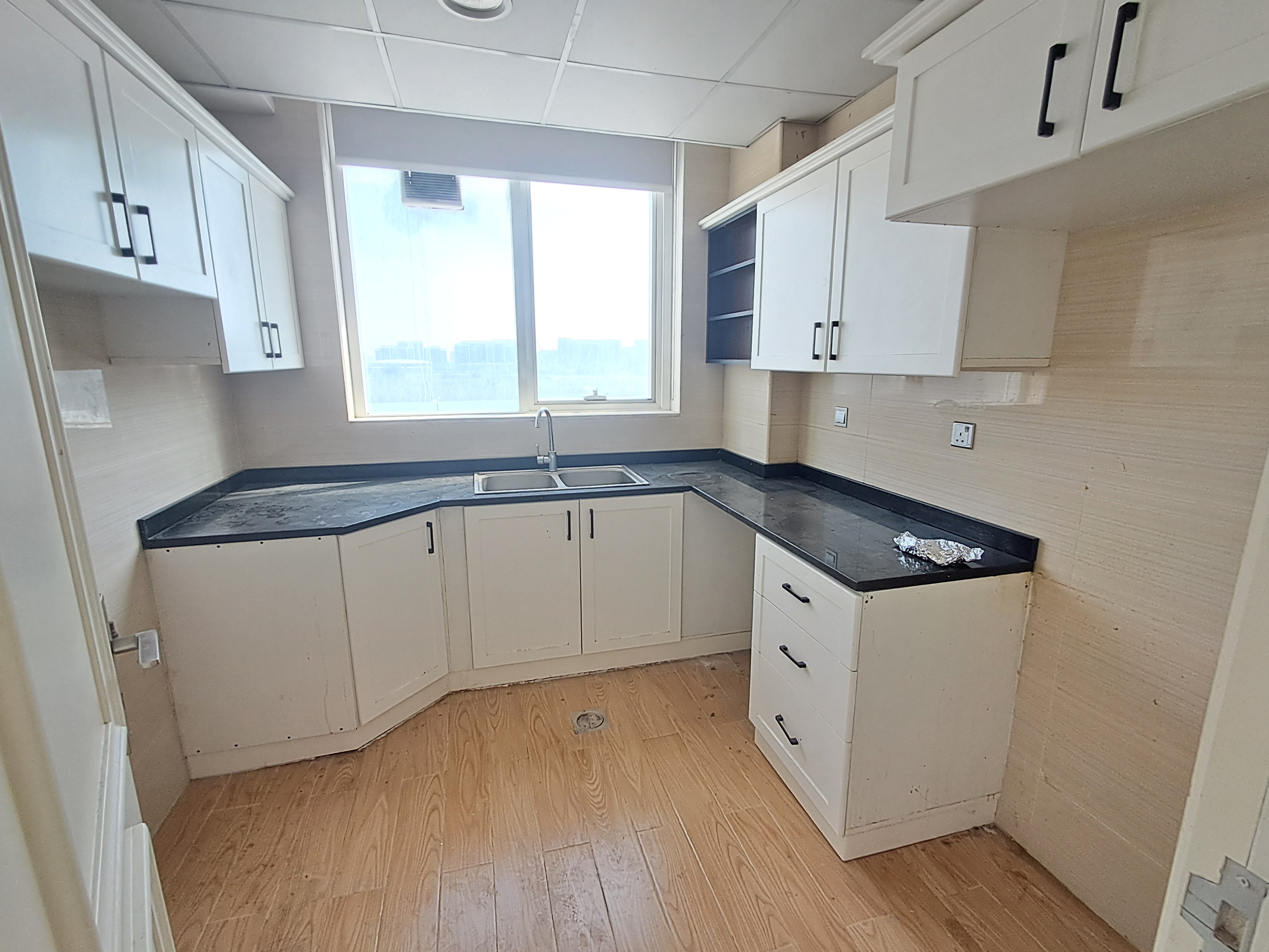 Limited offer 1bhk with balcony and 2washroom available