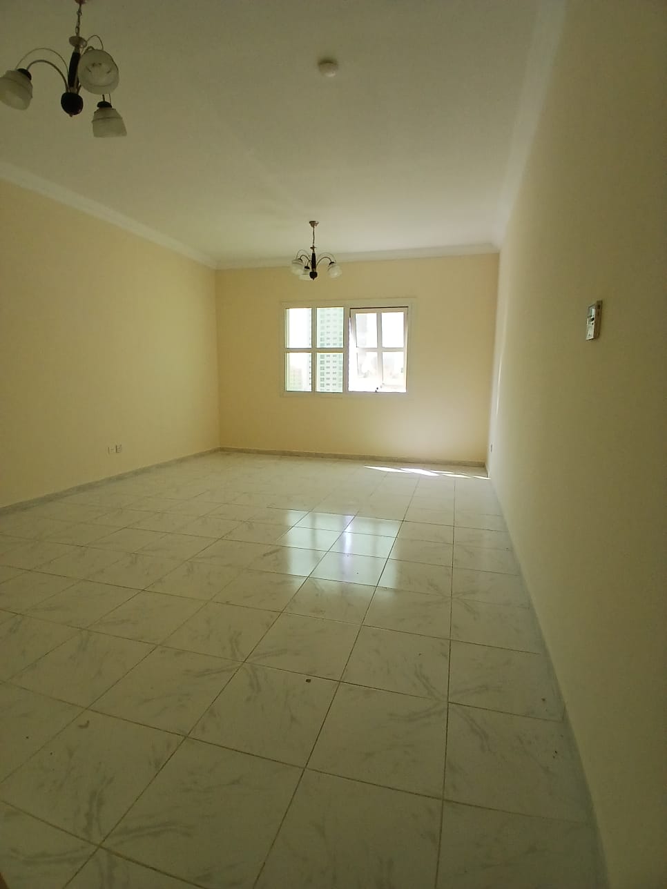 Lavish 2bhk in Al Qasmia Sharjah With Balcony Aed 40K Only Size 1600 Sqft Washroom 2