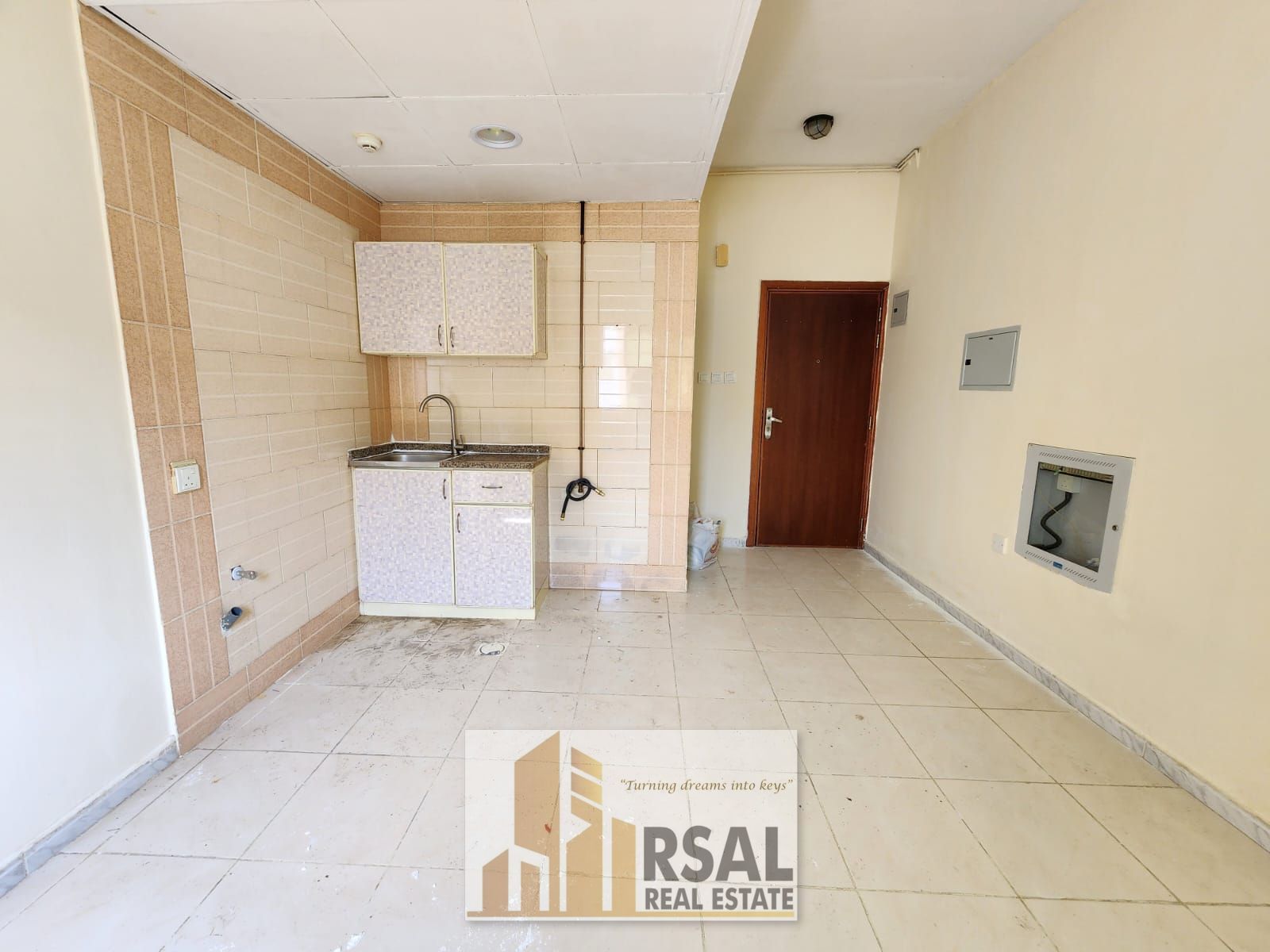 Lavish family Studio/ Open kitchen/Ready to move/EASY Payment/Near to Safari Shopping Mall