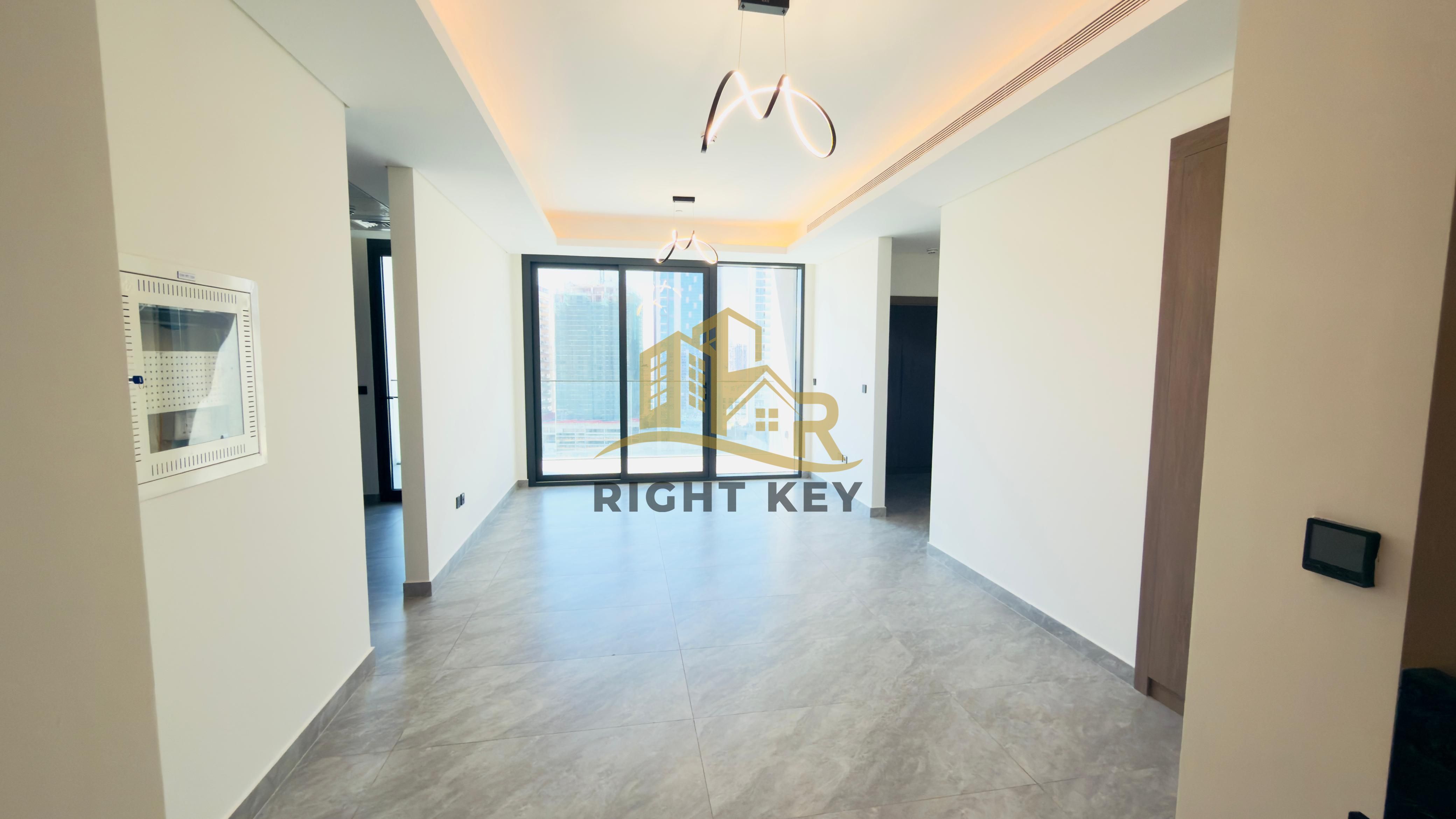 LUXURY LIKE NEW 2BHK ONLY 110K FITTED KITCHEN