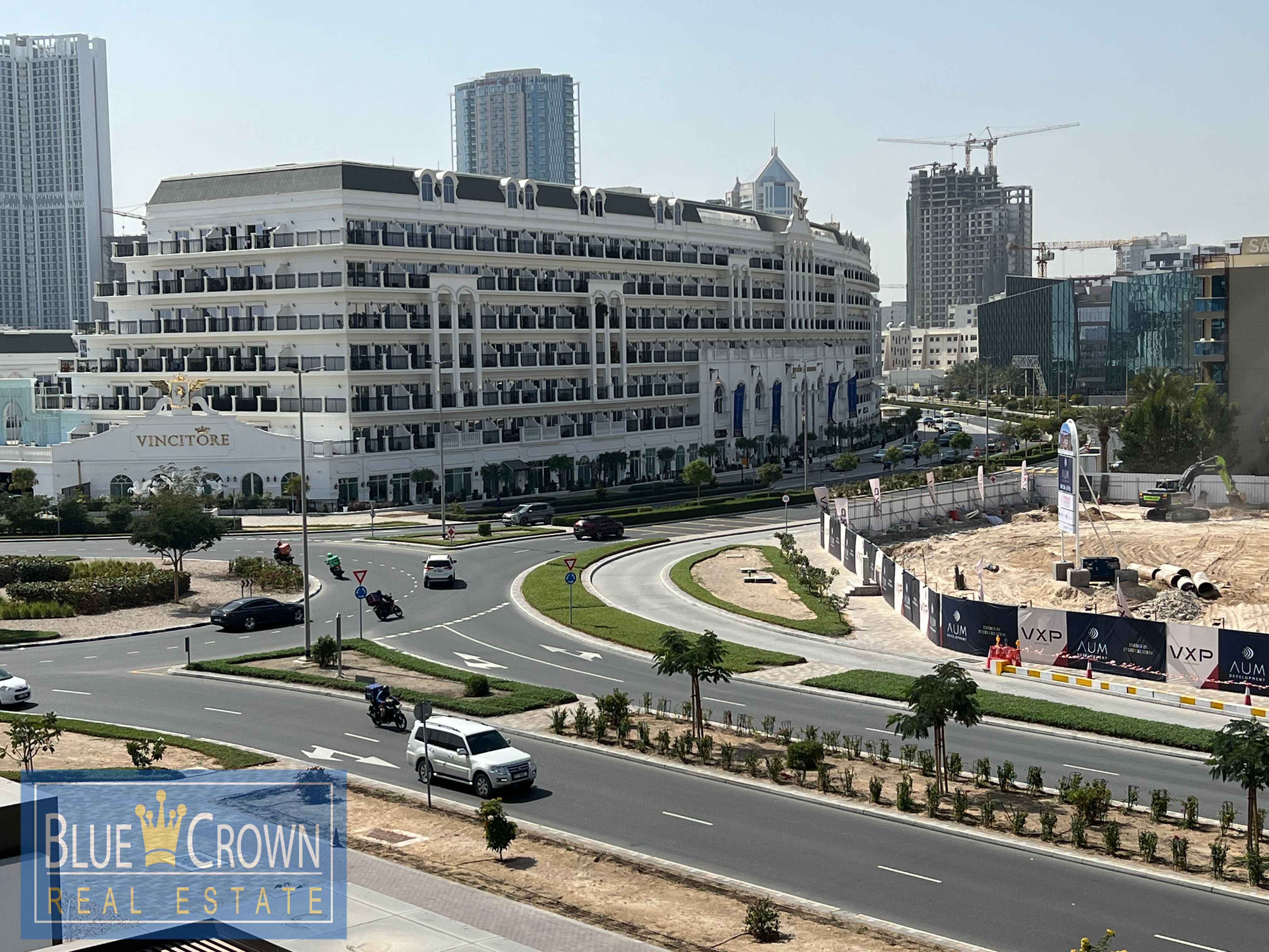 Front View:Huge Flat:Luxurious:Spacious:Gym,Pool