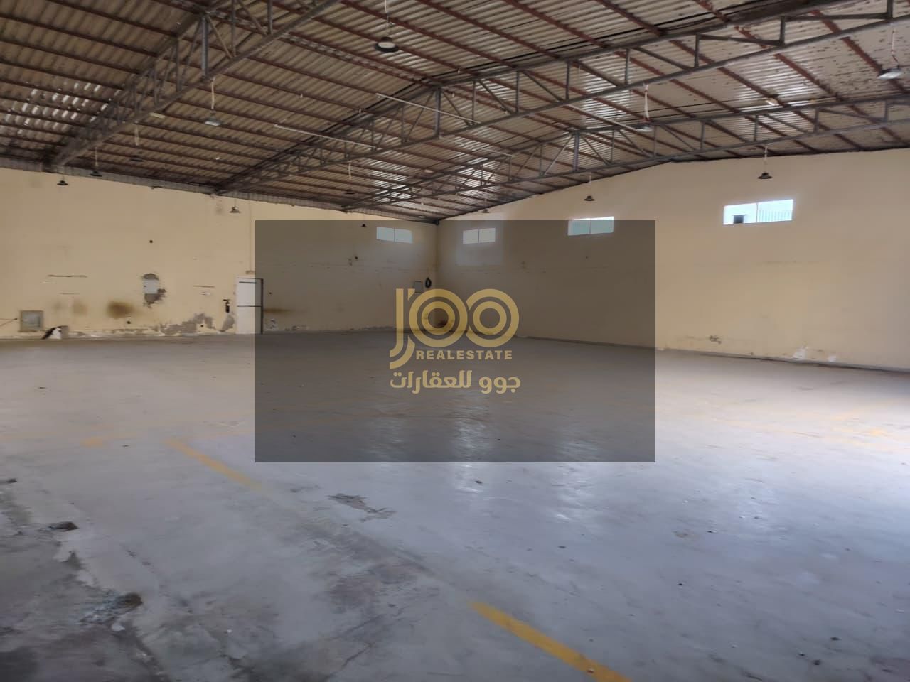 Available for annual rent in Umm Al Quwain, Old Industrial Estate, warehouse for storage only, area 5400, electricity 25kw