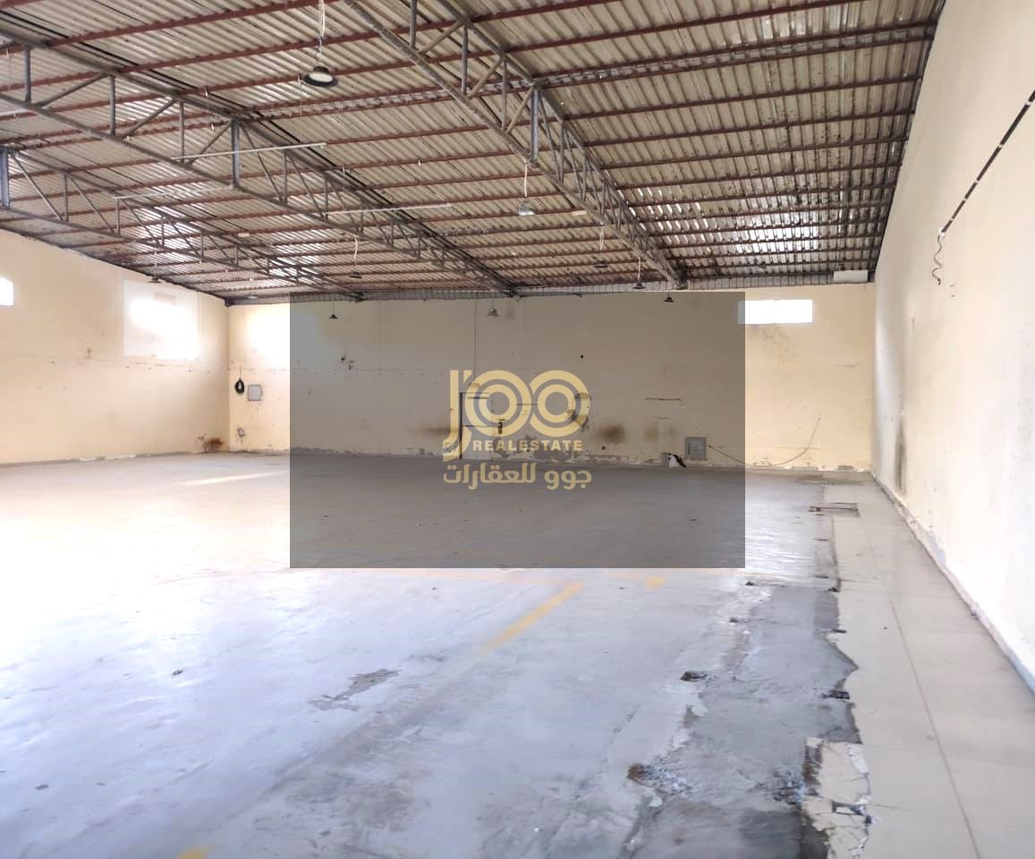 Available for storage only. Electricity 25W. Spacious area suitable for traders.