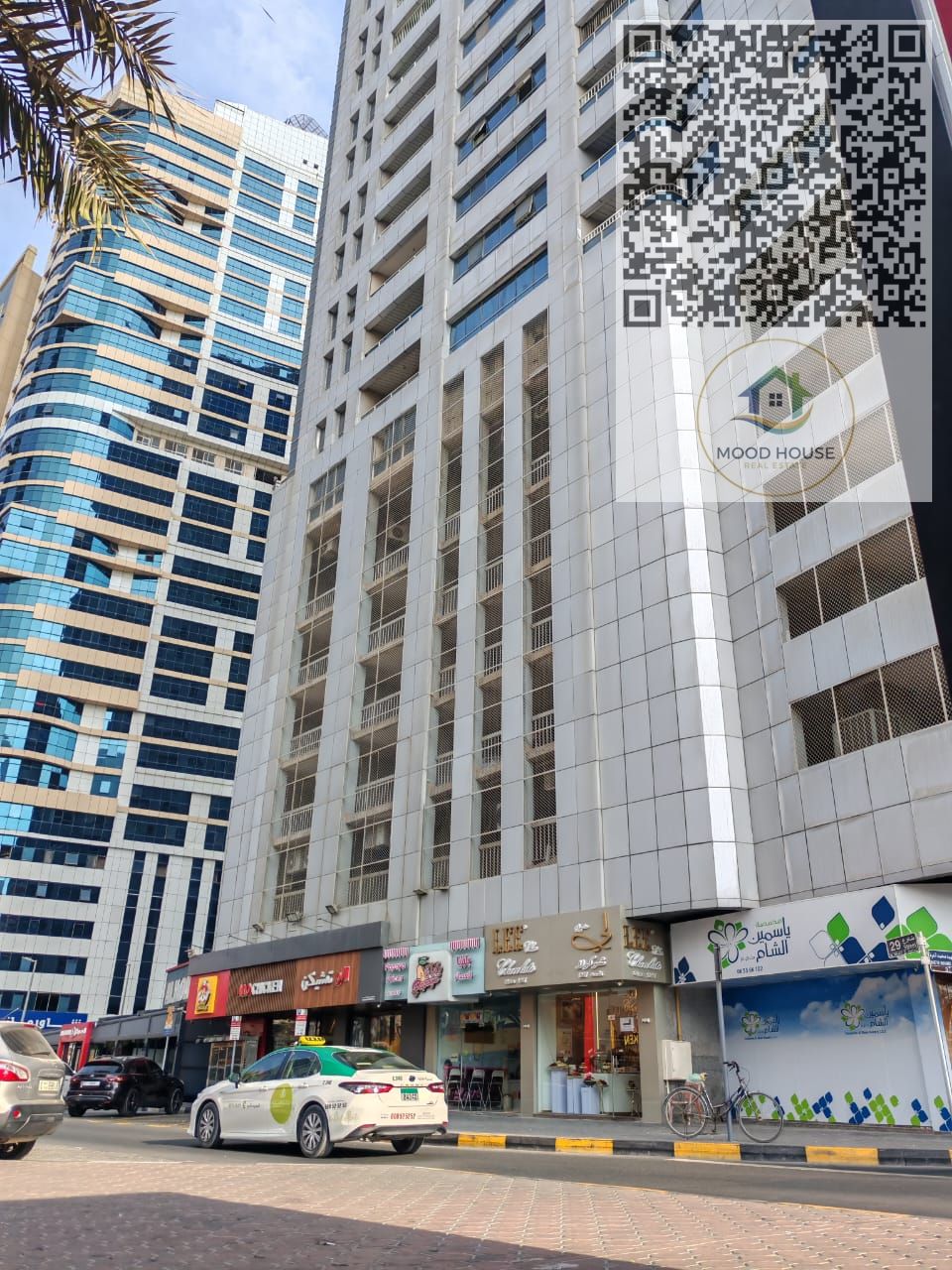 An excellent residential opportunity featuring a spacious layout, a stunning view, and an outstanding price in a prime location that meets family and