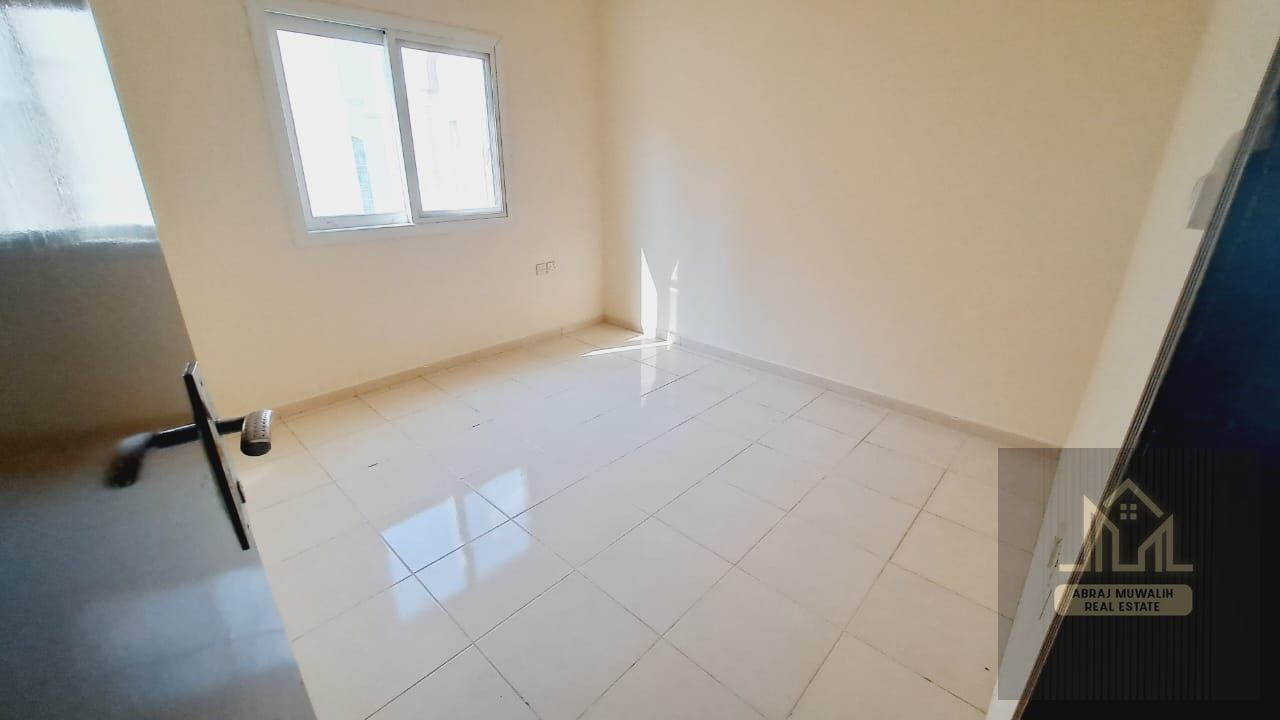 Ready to move 1 bedroom hall