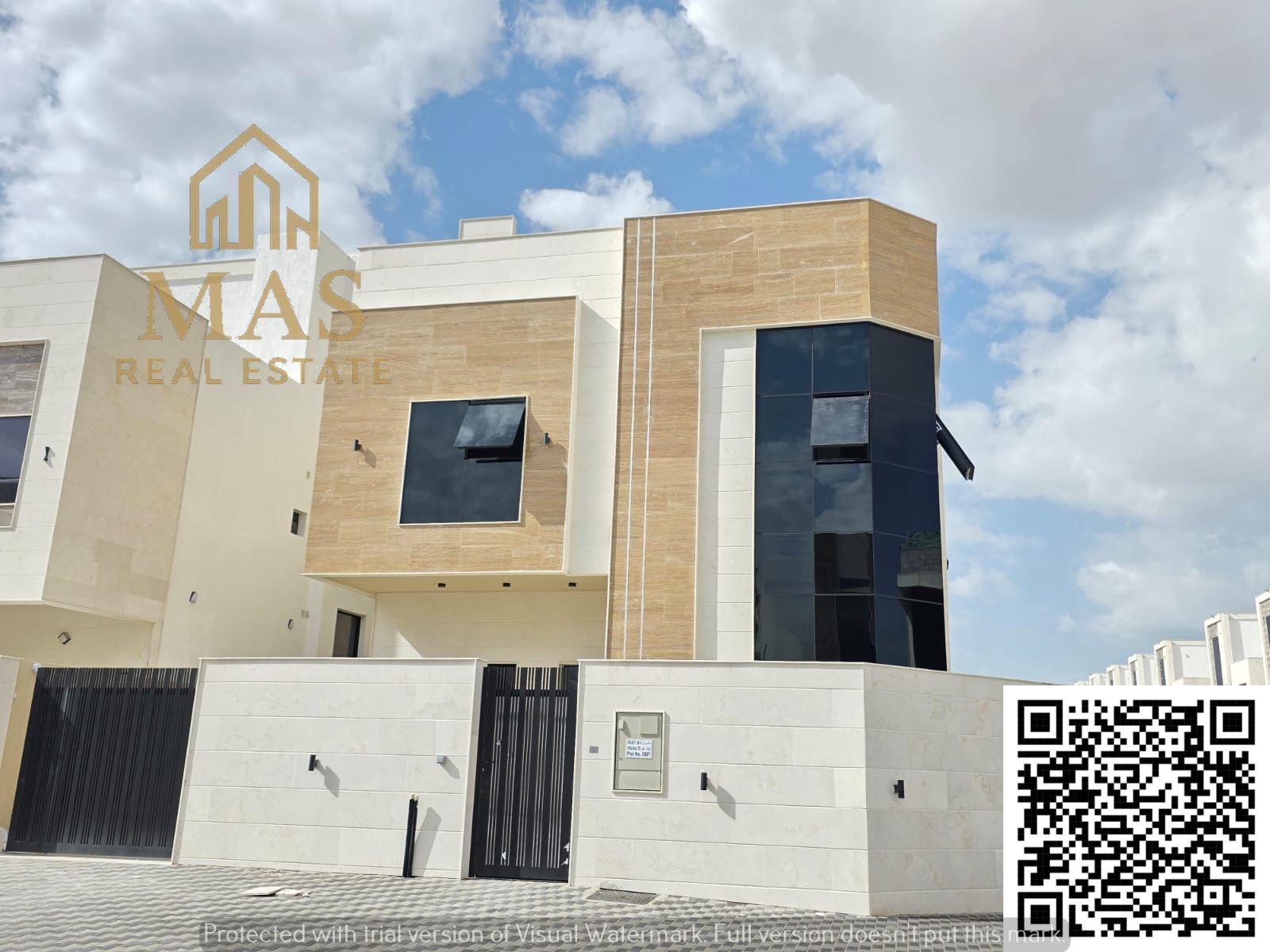 Luxury villa for sale with a front setback, corner location on two streets, prime location close to all services, freehold for all nationalities, exce