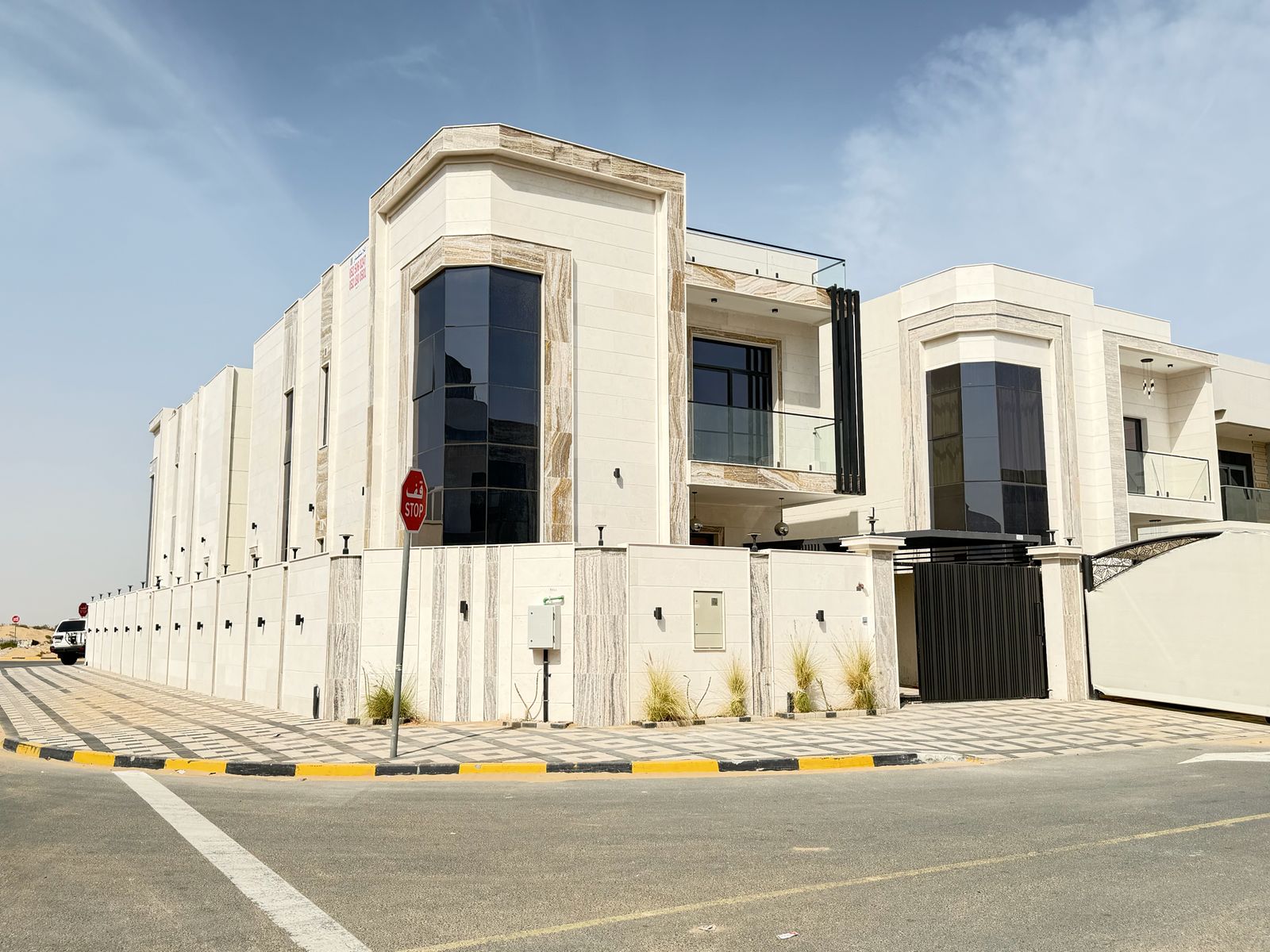 Luxury villa for rent in Al-Haliyo – 5 master bedrooms + majlis + living room + maid's room | First occupant