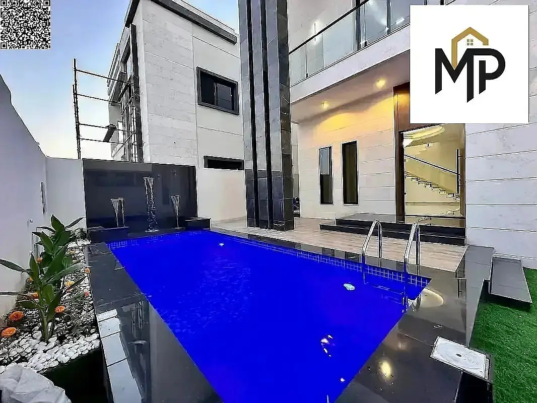 Ready-to-move-in villa with a swimming pool on the main street, directly from the owner, at a price that includes registration and ownership fees, wit