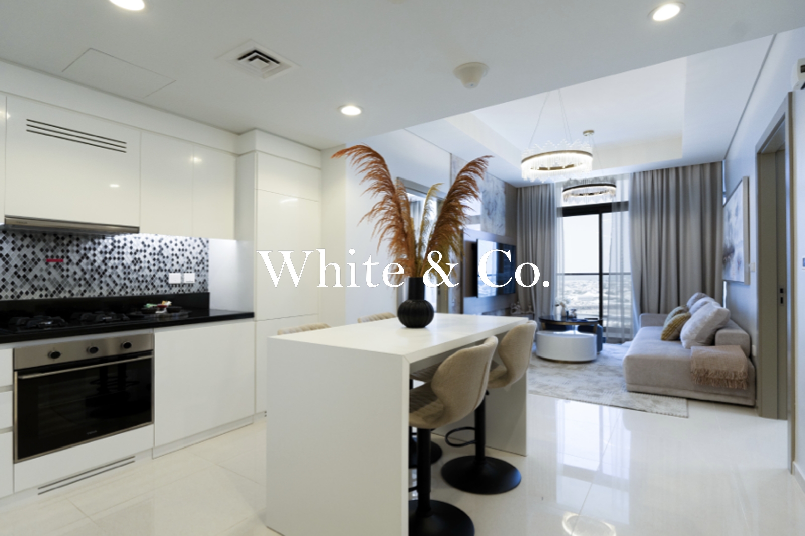 Luxury 2 Bedroom | Vacant Now | Mid Floor